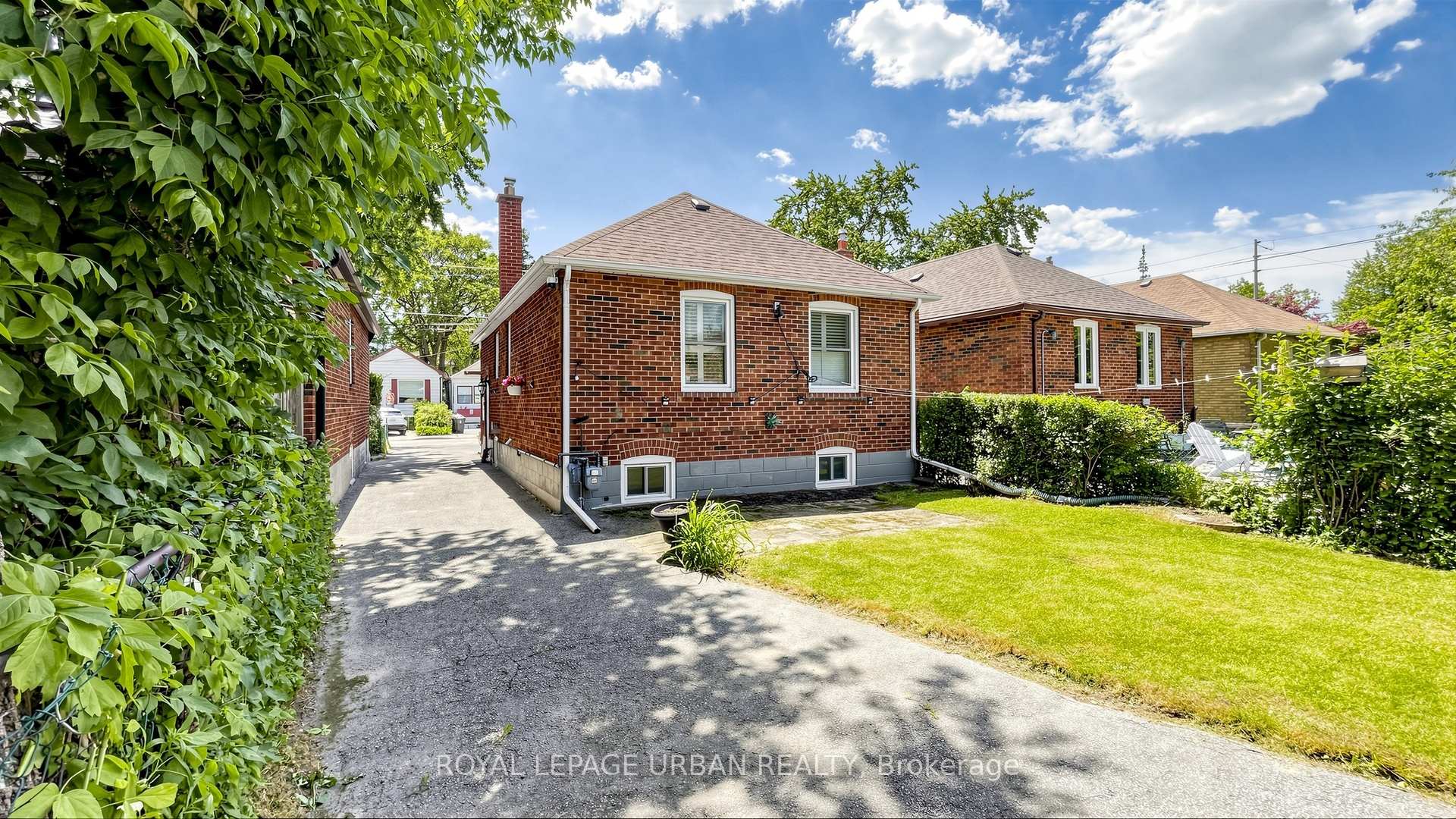 Photo 42 of 202 Virginia Avenue, Toronto, Woodbine-Lumsden — HOMEH