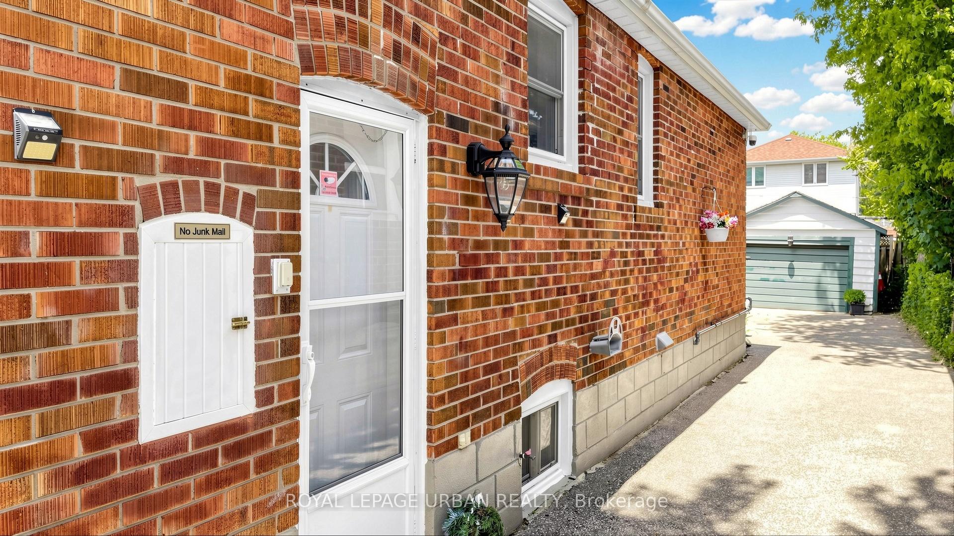 Photo 43 of 202 Virginia Avenue, Toronto, Woodbine-Lumsden — HOMEH