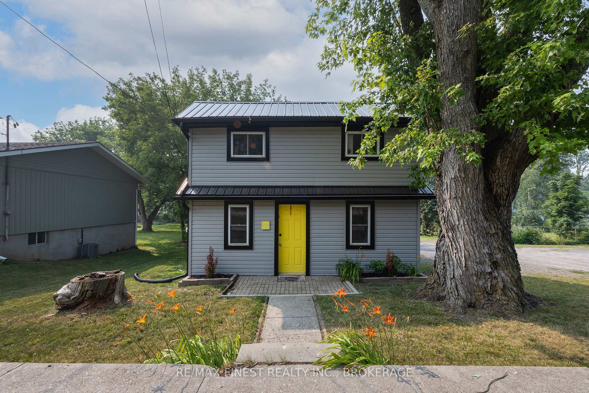 Photo 2 of 414 Dundas Street, Deseronto, Deseronto (Town) — HOMEH