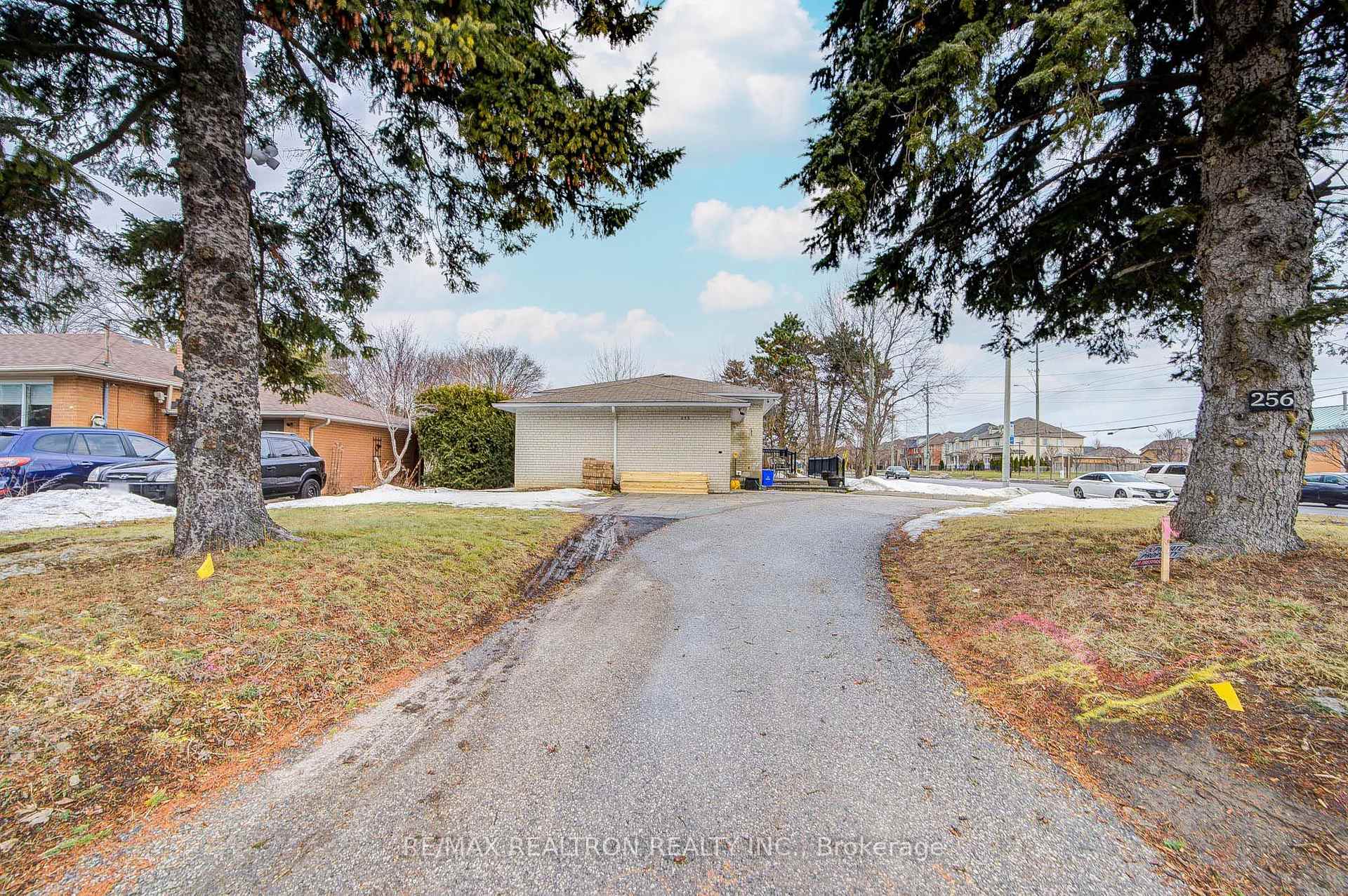 Photo 5 of 256 Church Street, Markham, Markham Village — HOMEH