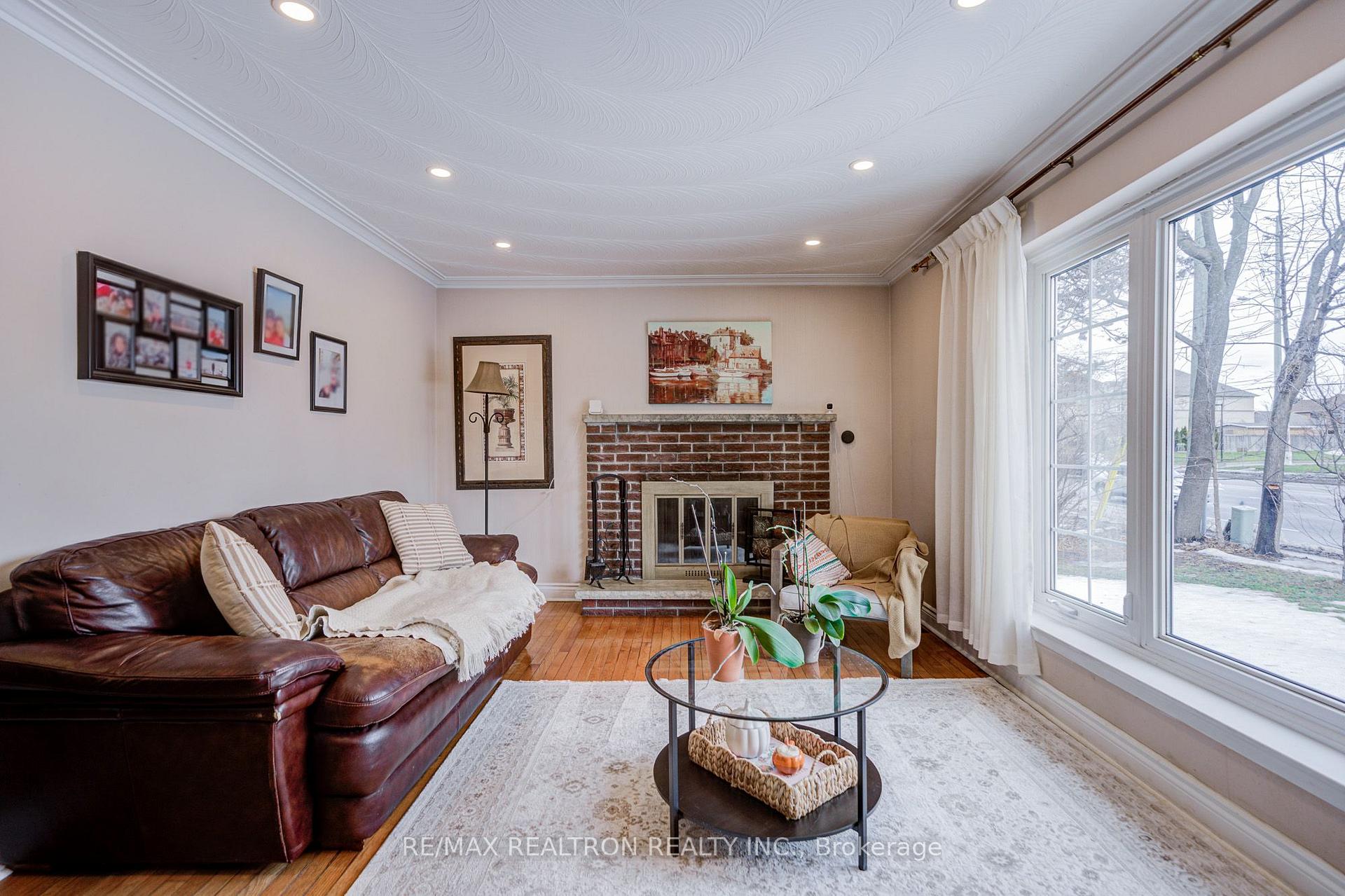 Photo 9 of 256 Church Street, Markham, Markham Village — HOMEH