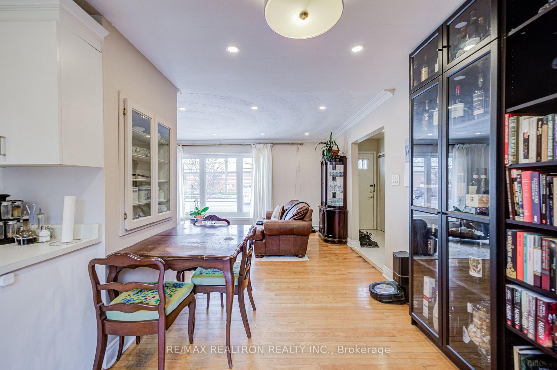 Photo 14 of 256 Church Street, Markham, Markham Village — HOMEH