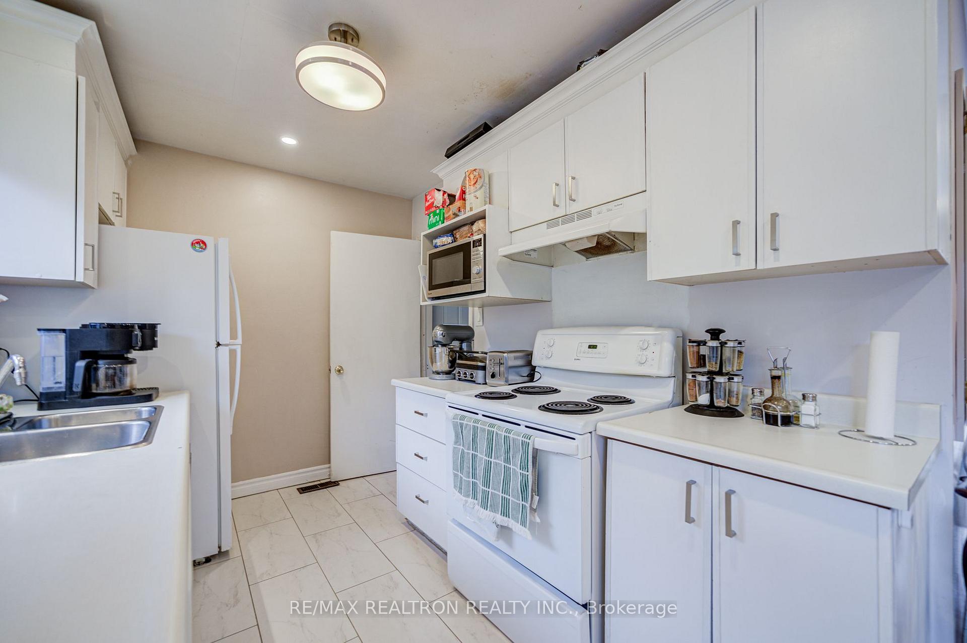 Photo 17 of 256 Church Street, Markham, Markham Village — HOMEH