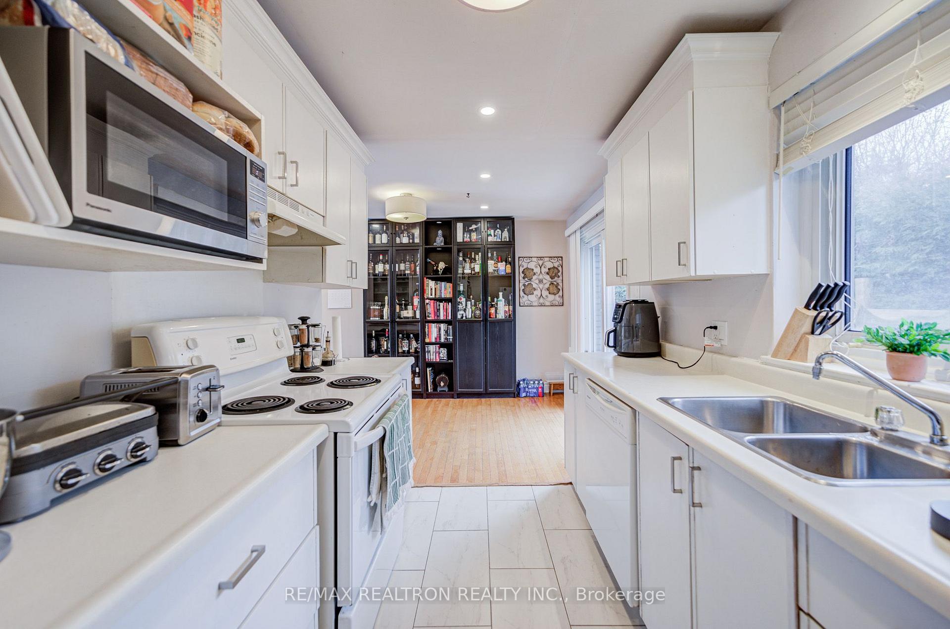 Photo 19 of 256 Church Street, Markham, Markham Village — HOMEH
