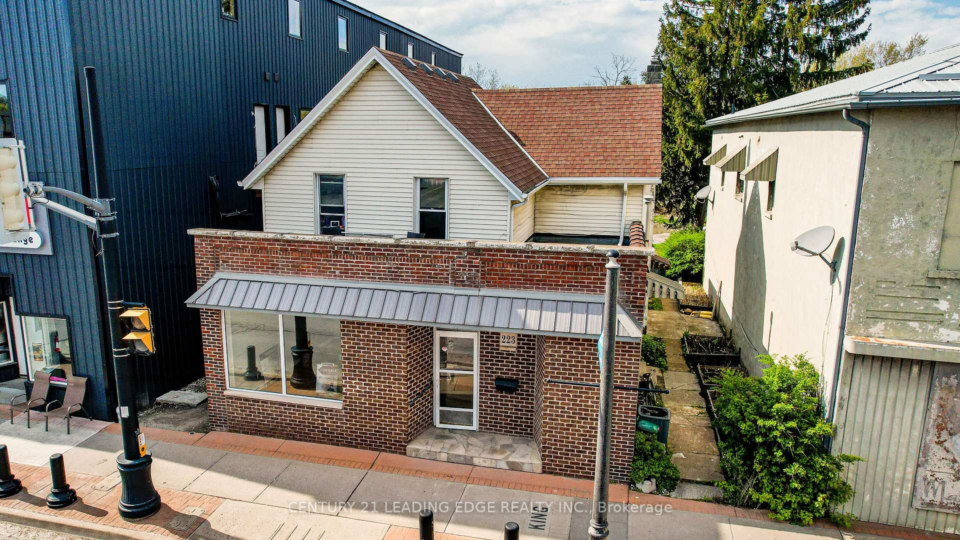Photo of 223 Main Street W