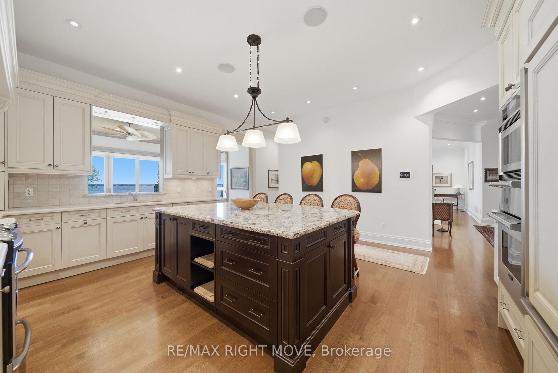 Photo 6 of 28 Maple Drive, Orillia — HOMEH