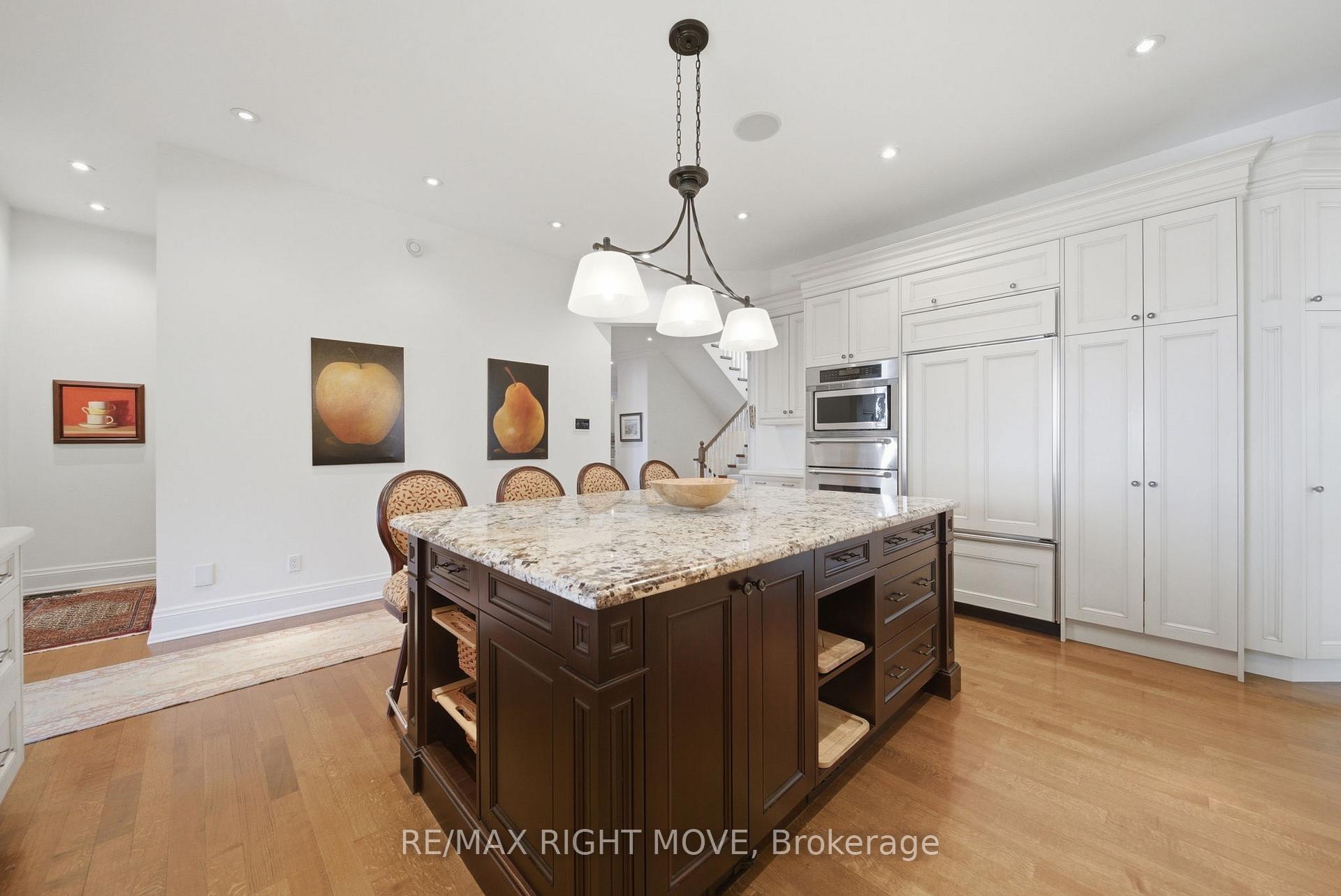 Photo 7 of 28 Maple Drive, Orillia — HOMEH