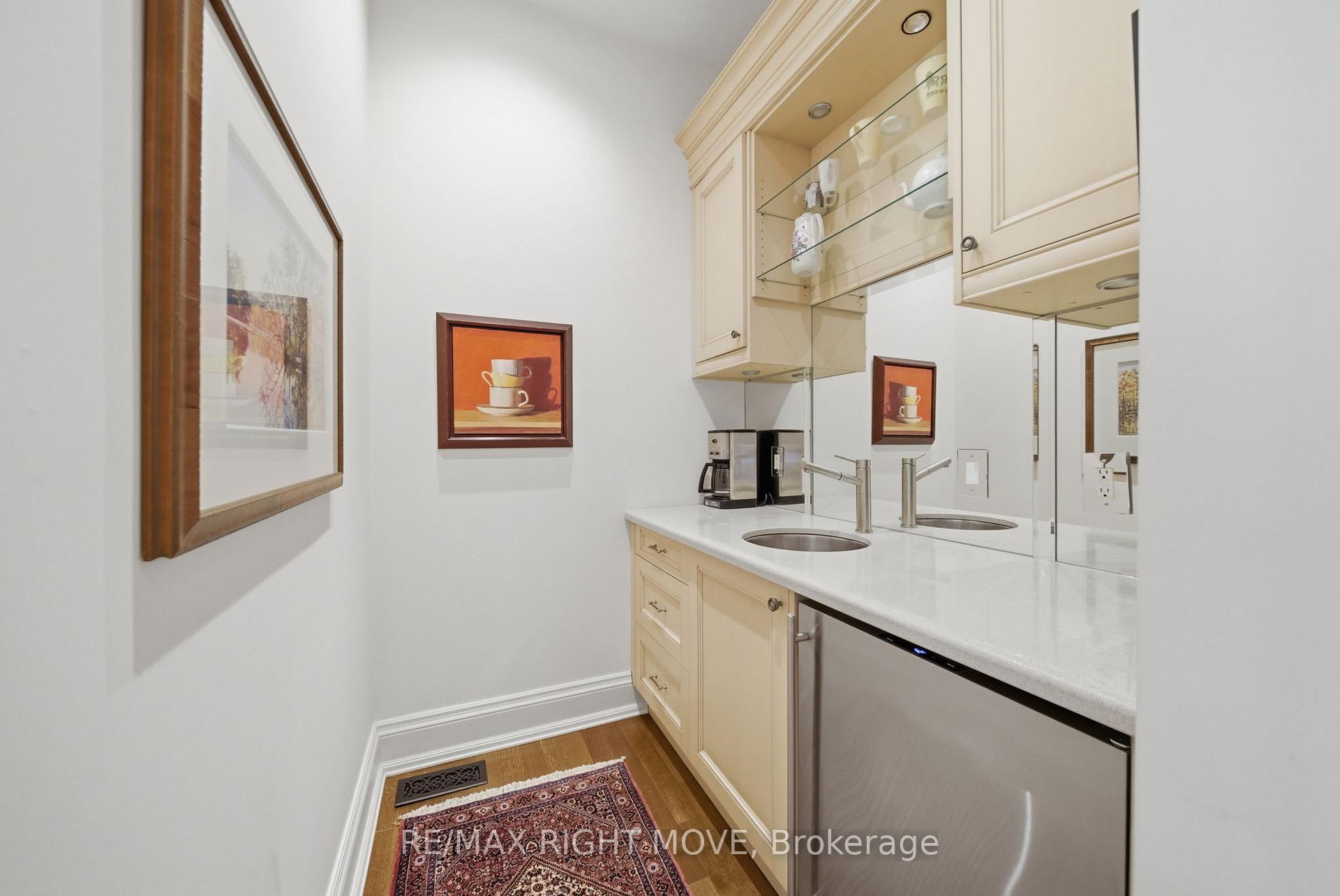 Photo 8 of 28 Maple Drive, Orillia — HOMEH