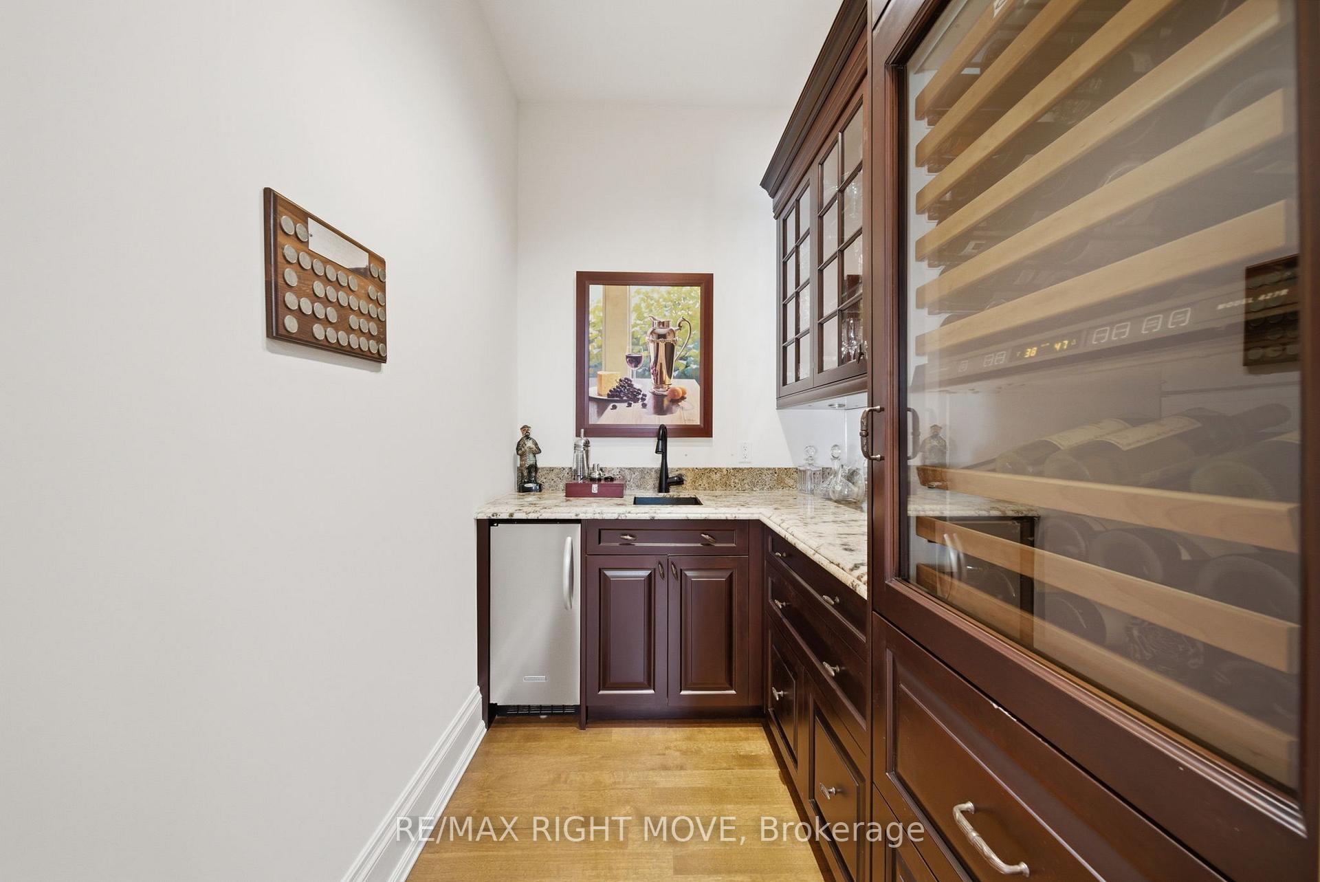 Photo 18 of 28 Maple Drive, Orillia — HOMEH