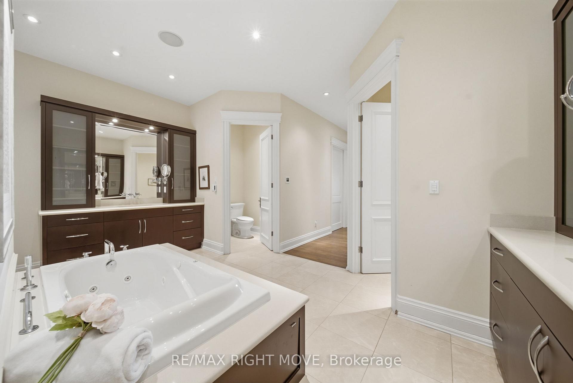 Photo 22 of 28 Maple Drive, Orillia — HOMEH
