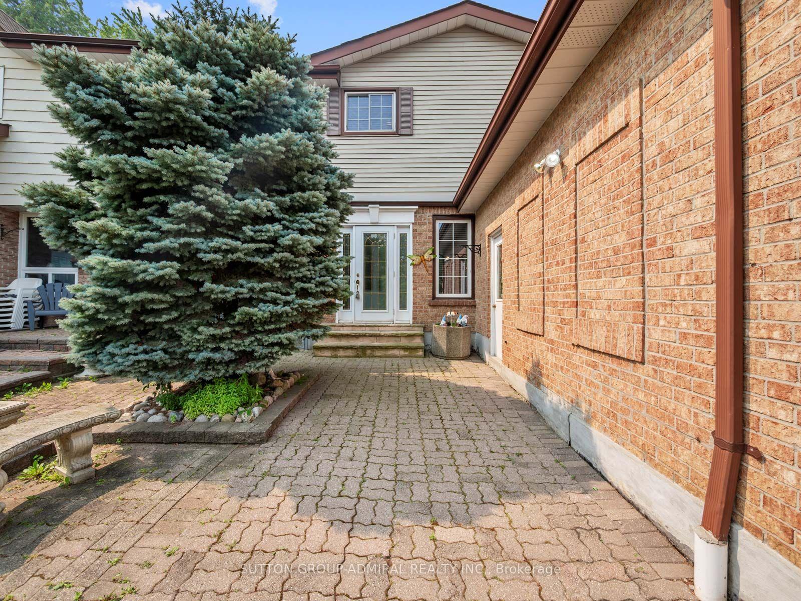 Photo 3 of 5 Durie Lane, Markham, Aileen-Willowbrook — HOMEH