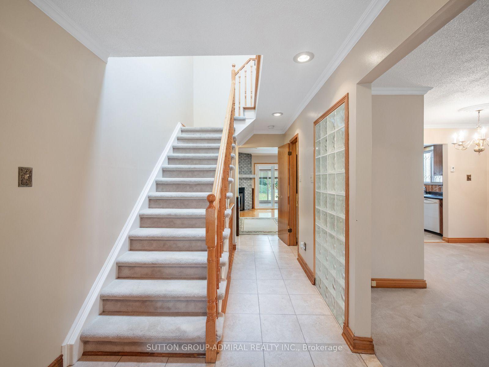 Photo 4 of 5 Durie Lane, Markham, Aileen-Willowbrook — HOMEH