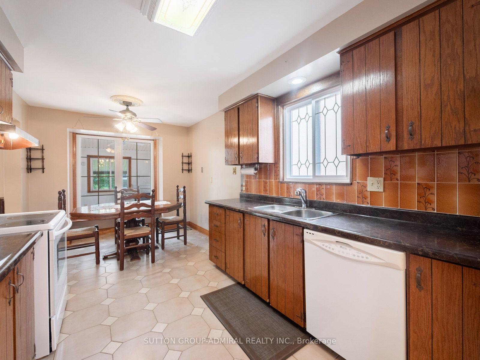 Photo 8 of 5 Durie Lane, Markham, Aileen-Willowbrook — HOMEH