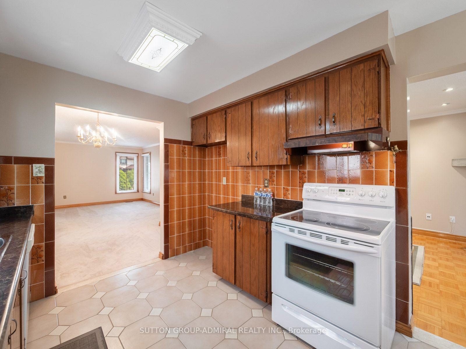 Photo 9 of 5 Durie Lane, Markham, Aileen-Willowbrook — HOMEH