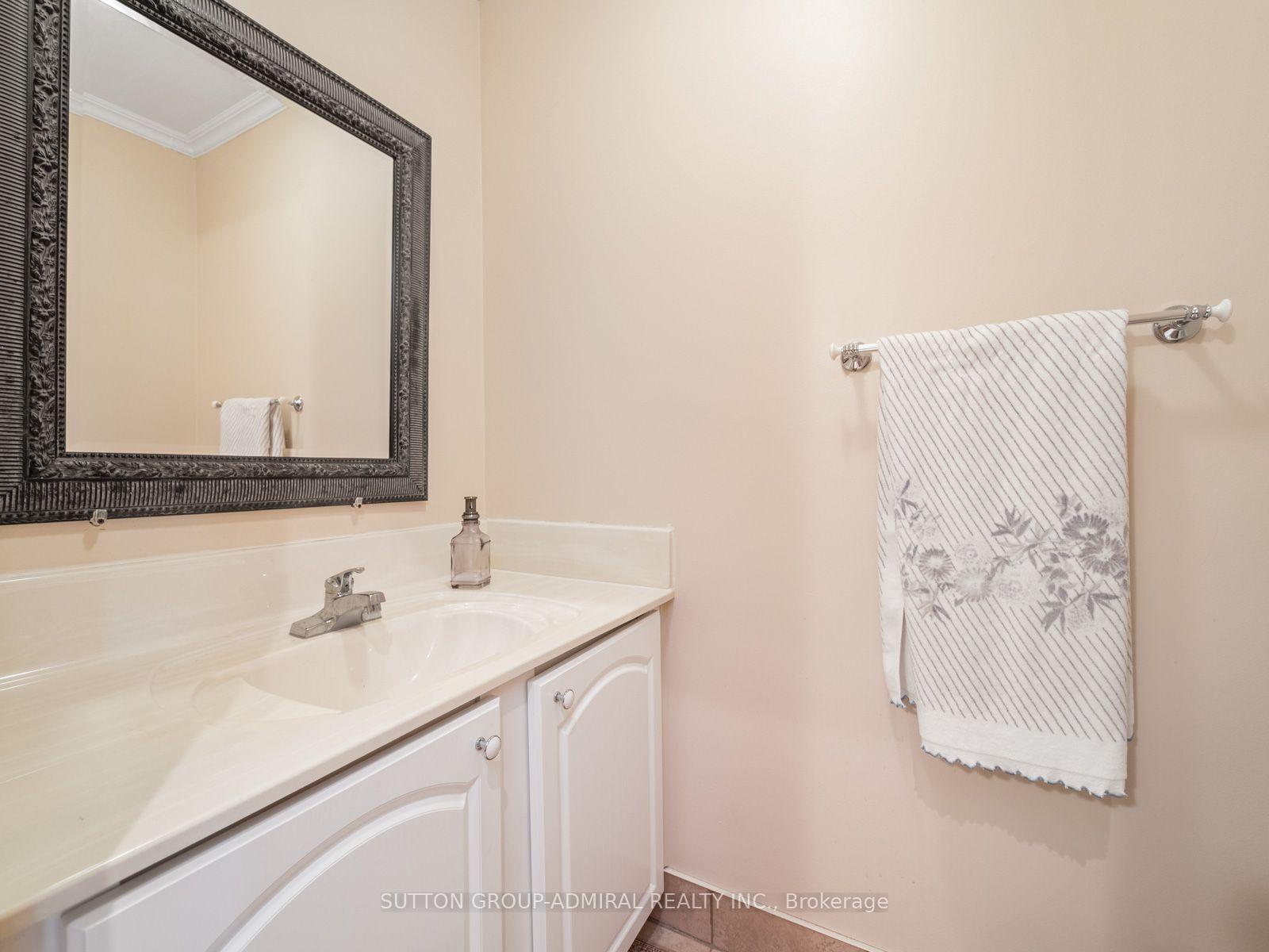 Photo 12 of 5 Durie Lane, Markham, Aileen-Willowbrook — HOMEH