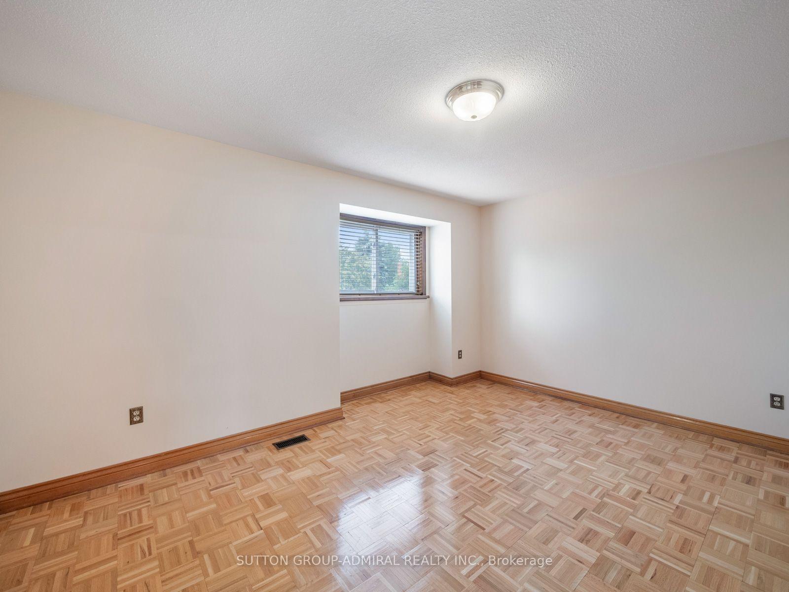 Photo 14 of 5 Durie Lane, Markham, Aileen-Willowbrook — HOMEH