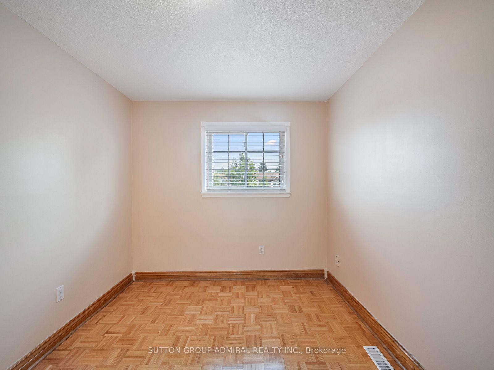 Photo 19 of 5 Durie Lane, Markham, Aileen-Willowbrook — HOMEH