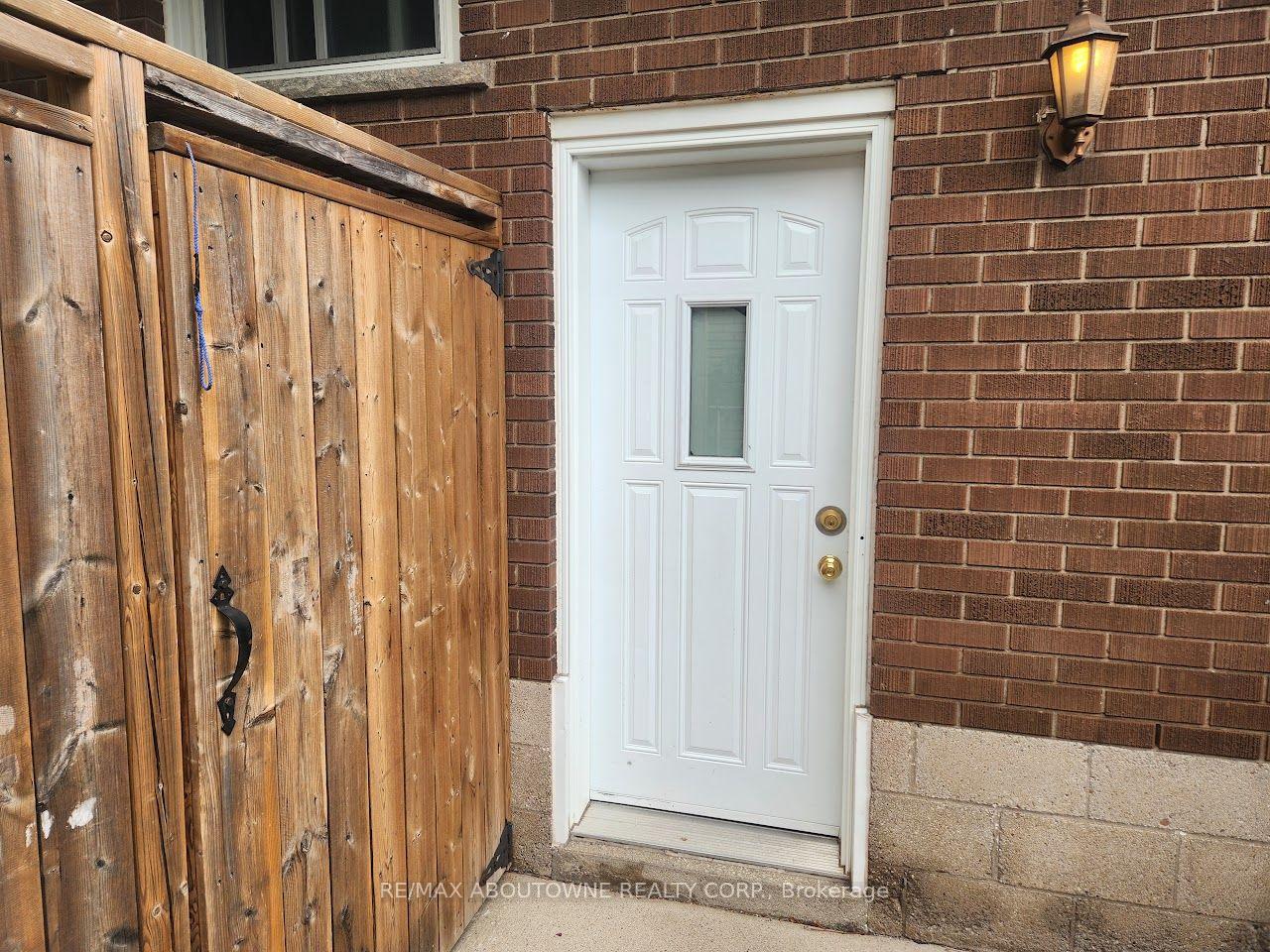 Photo 8 of Unit Lower, 18 Greeningdon Drive, Hamilton, Greeningdon — HOMEH