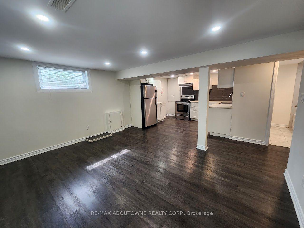 Photo 11 of Unit Lower, 18 Greeningdon Drive, Hamilton, Greeningdon — HOMEH