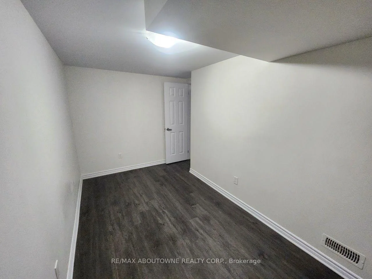 Photo 24 of Unit Lower, 18 Greeningdon Drive, Hamilton, Greeningdon — HOMEH