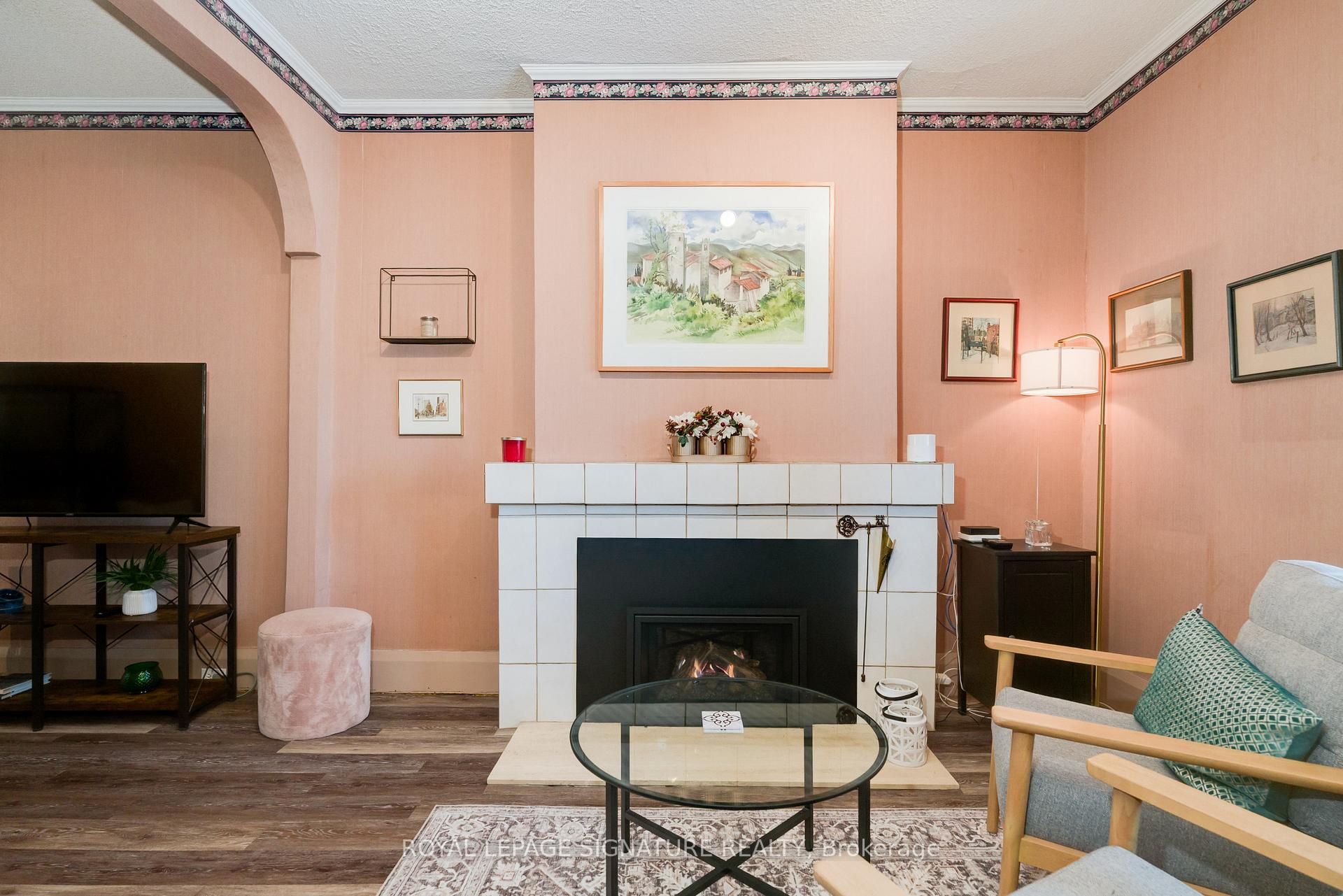 Photo 2 of 1089 Mt Pleasant Road, Toronto, Mount Pleasant East — HOMEH