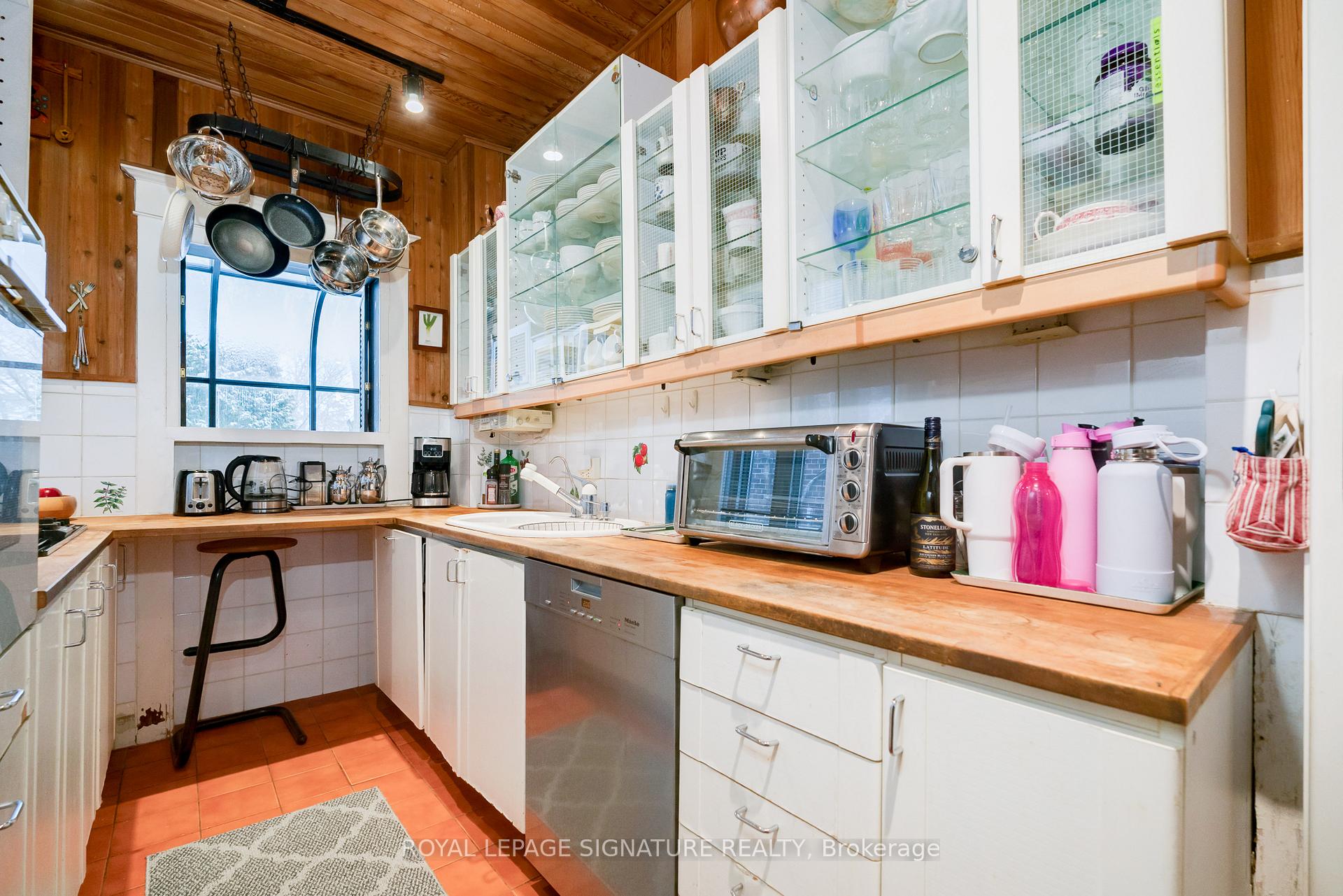 Photo 9 of 1089 Mt Pleasant Road, Toronto, Mount Pleasant East — HOMEH