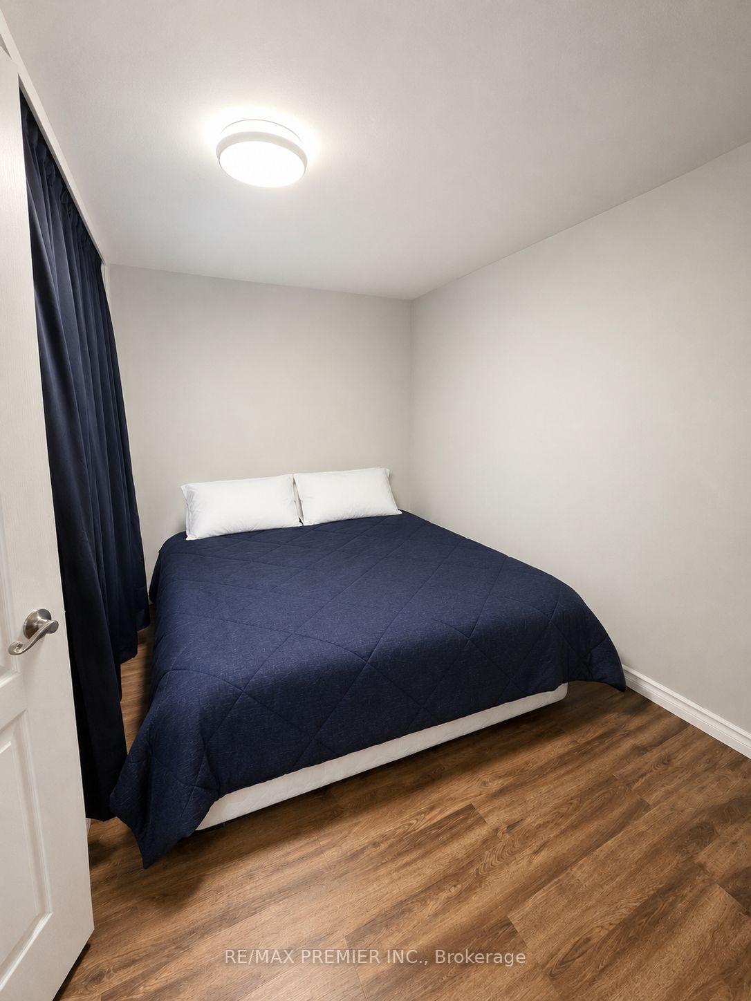 Photo 7 of Unit Lower Level, 33 Albany Drive, Vaughan, West Woodbridge — HOMEH