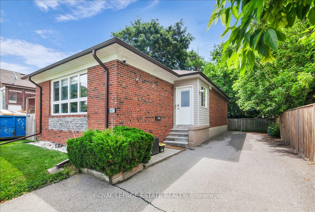 Front of 4037 Bloor Street W