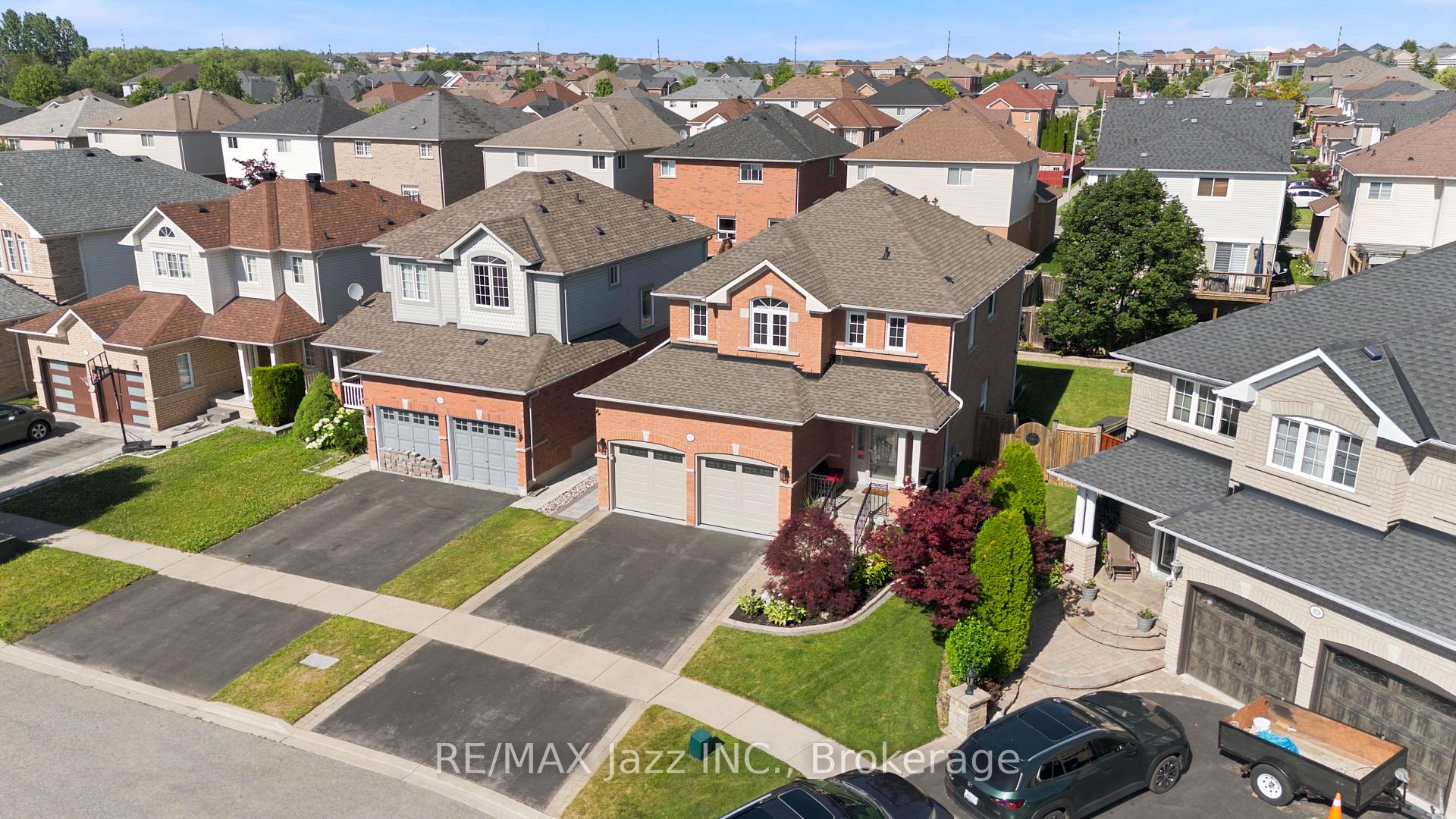 Photo 3 of 1824 Birchview Drive, Oshawa, Samac — HOMEH