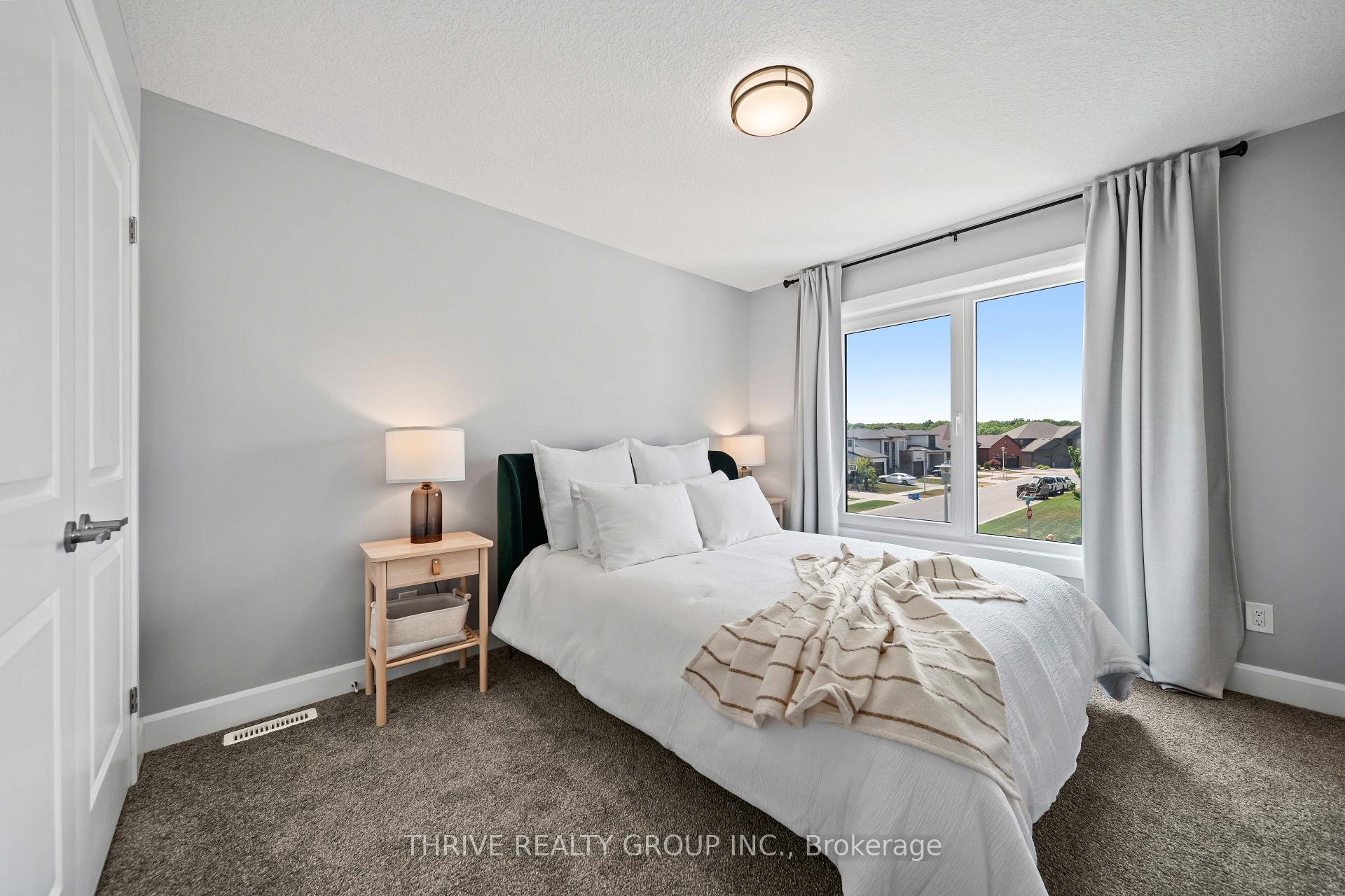 Photo 33 of 2084 Tyson Walk, London, South K — HOMEH
