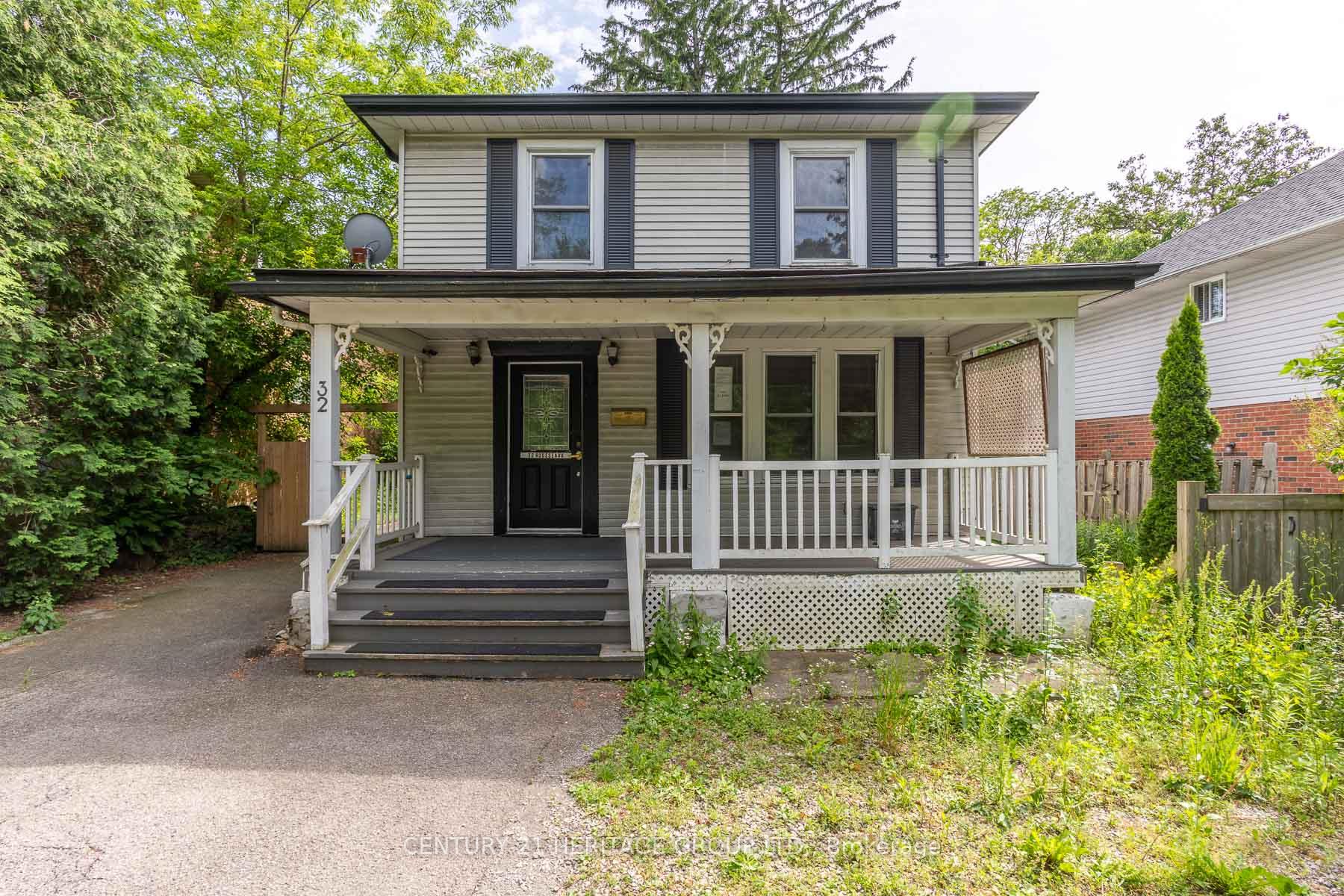 Photo 3 of 32 Rousseaux Street, Hamilton, Ancaster — HOMEH