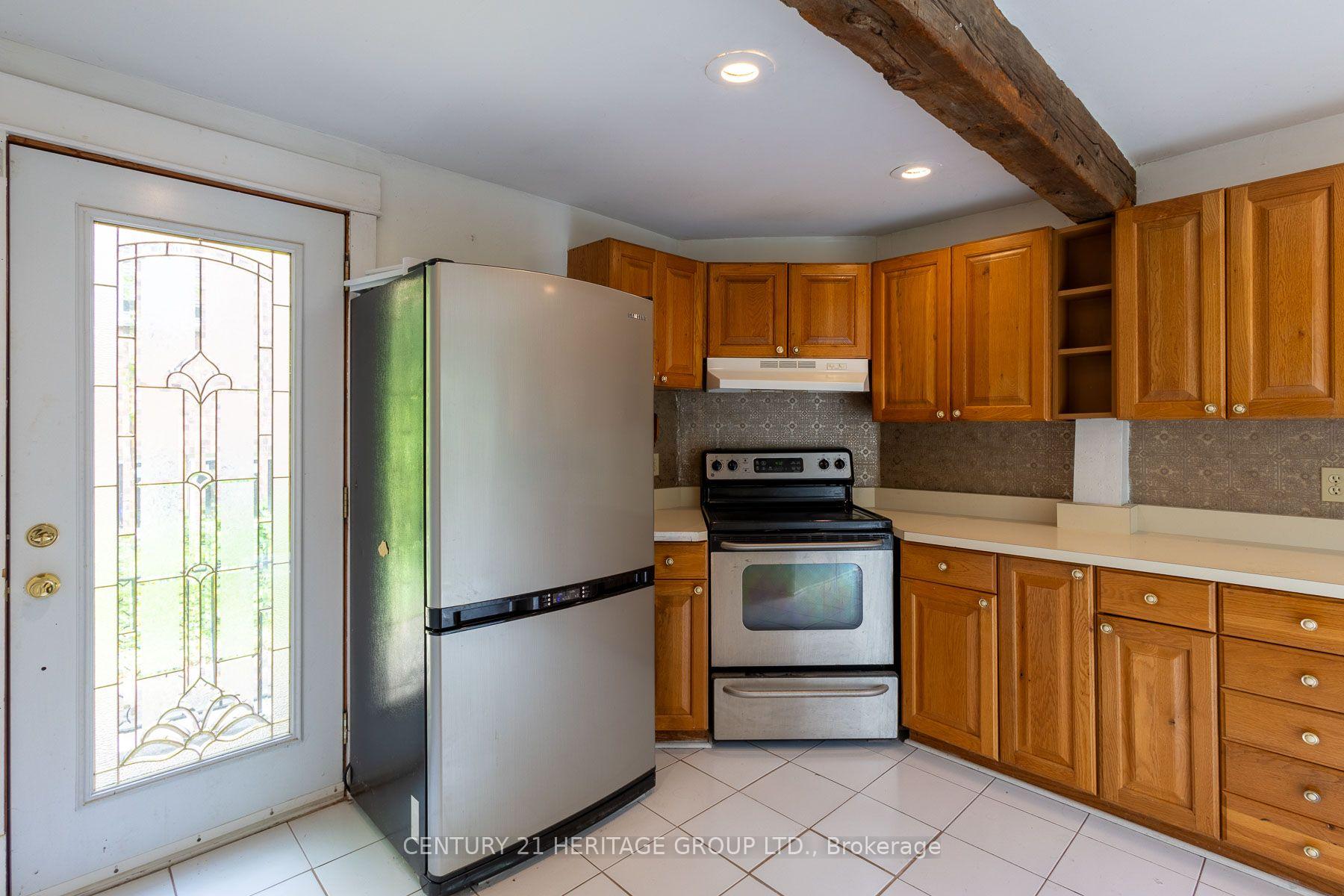 Photo 13 of 32 Rousseaux Street, Hamilton, Ancaster — HOMEH
