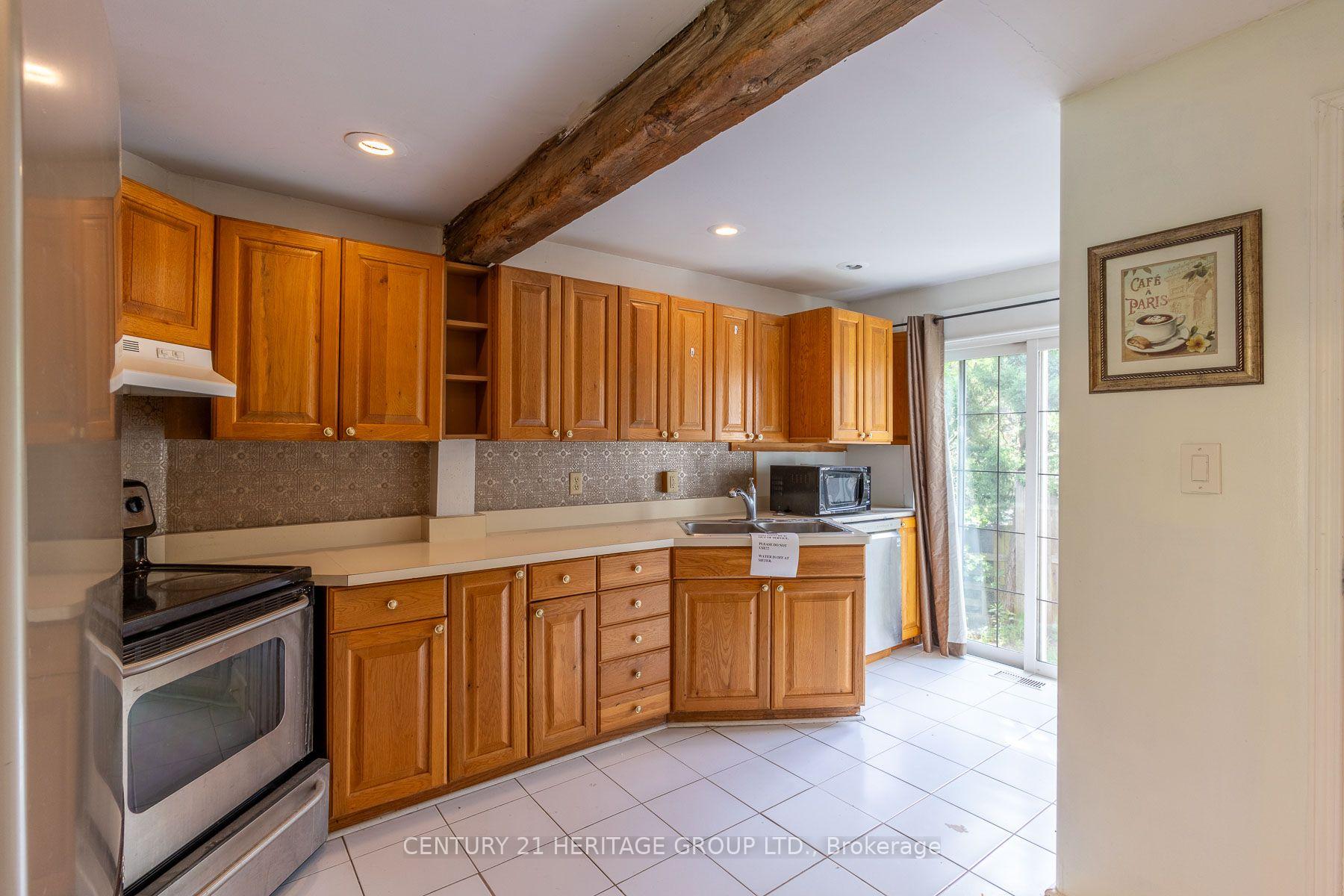 Photo 14 of 32 Rousseaux Street, Hamilton, Ancaster — HOMEH