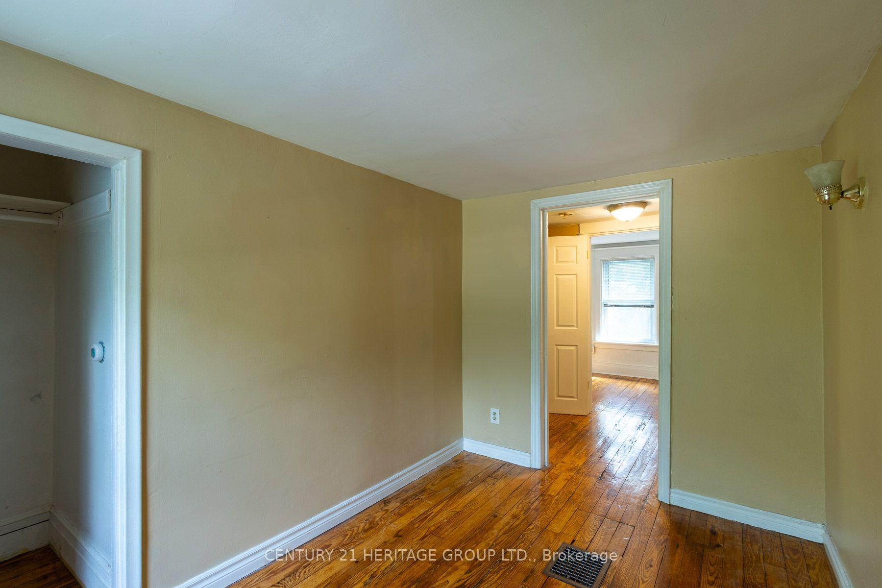 Photo 21 of 32 Rousseaux Street, Hamilton, Ancaster — HOMEH