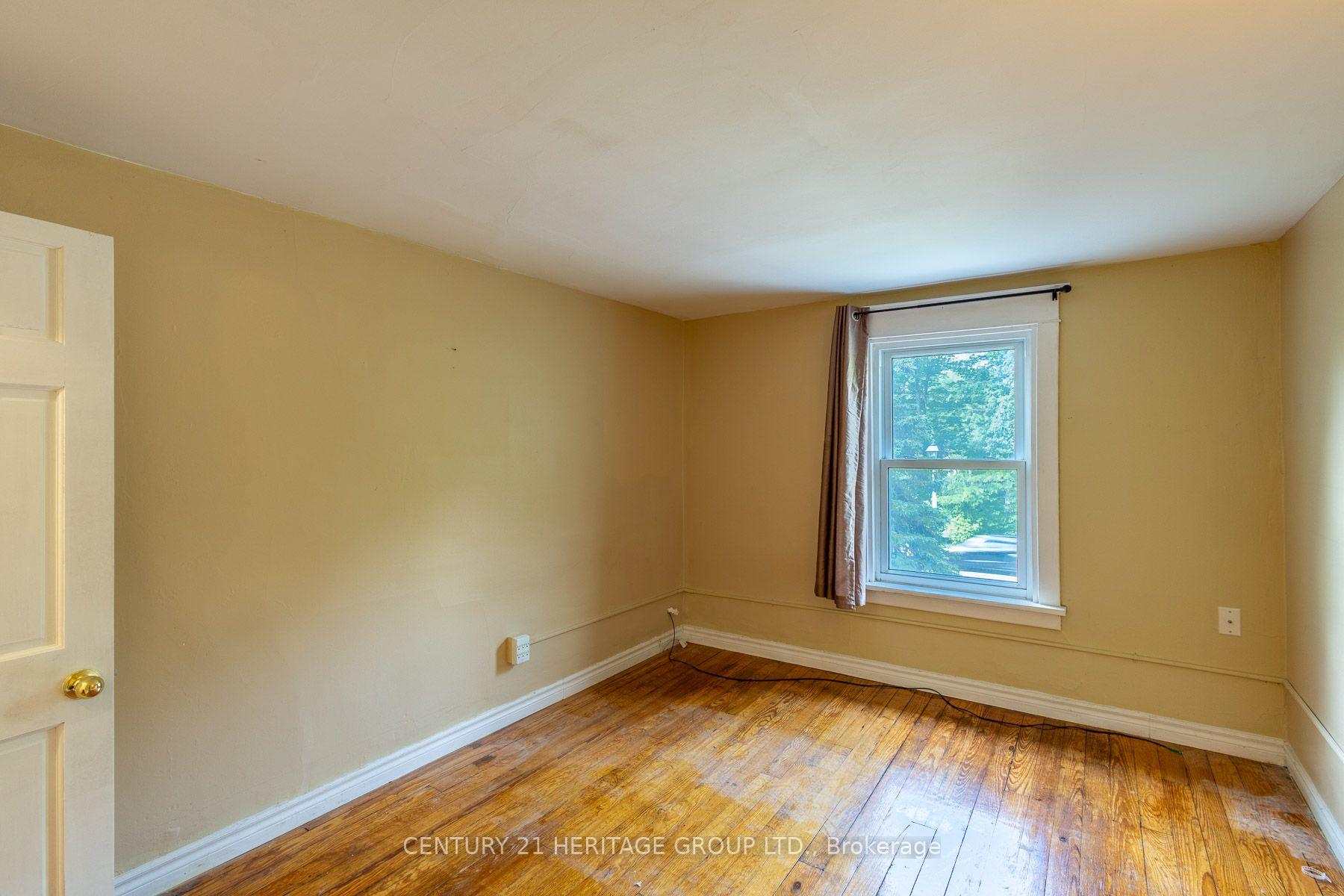 Photo 22 of 32 Rousseaux Street, Hamilton, Ancaster — HOMEH