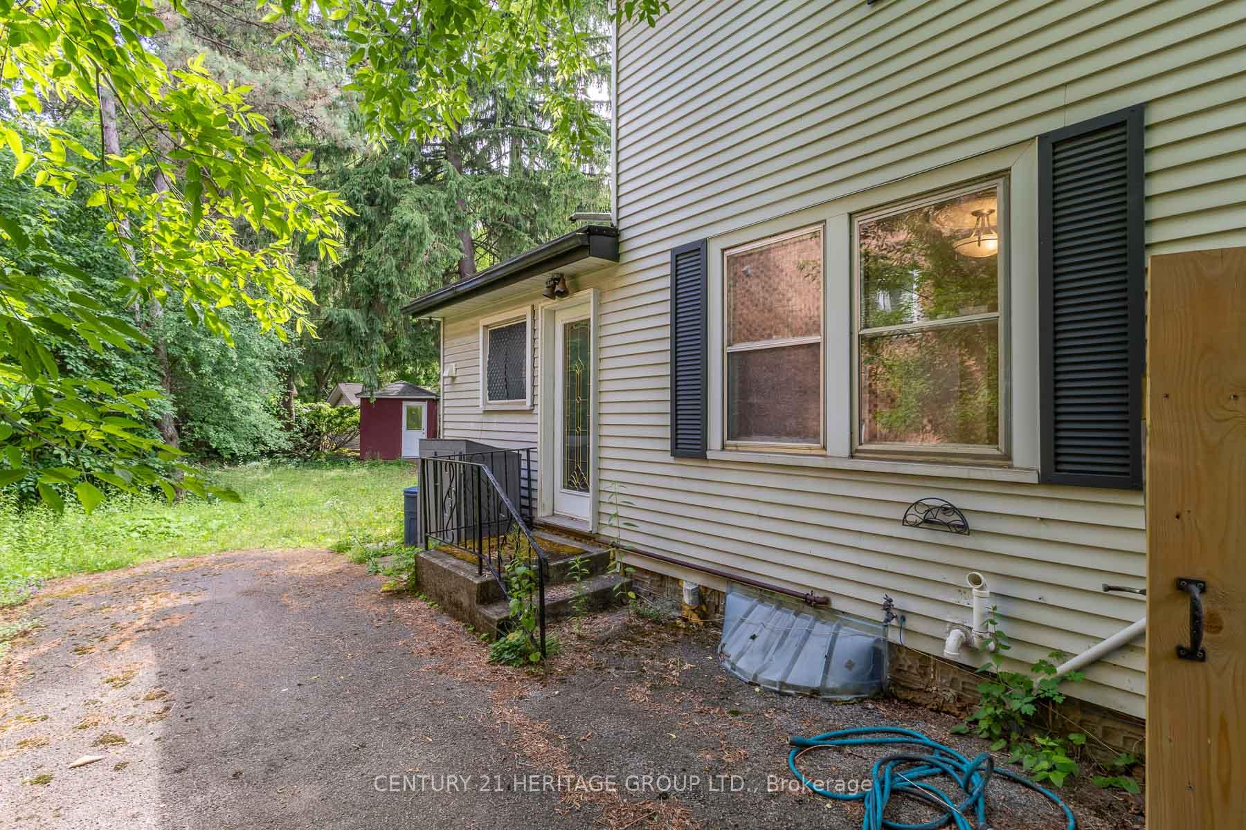 Photo 28 of 32 Rousseaux Street, Hamilton, Ancaster — HOMEH