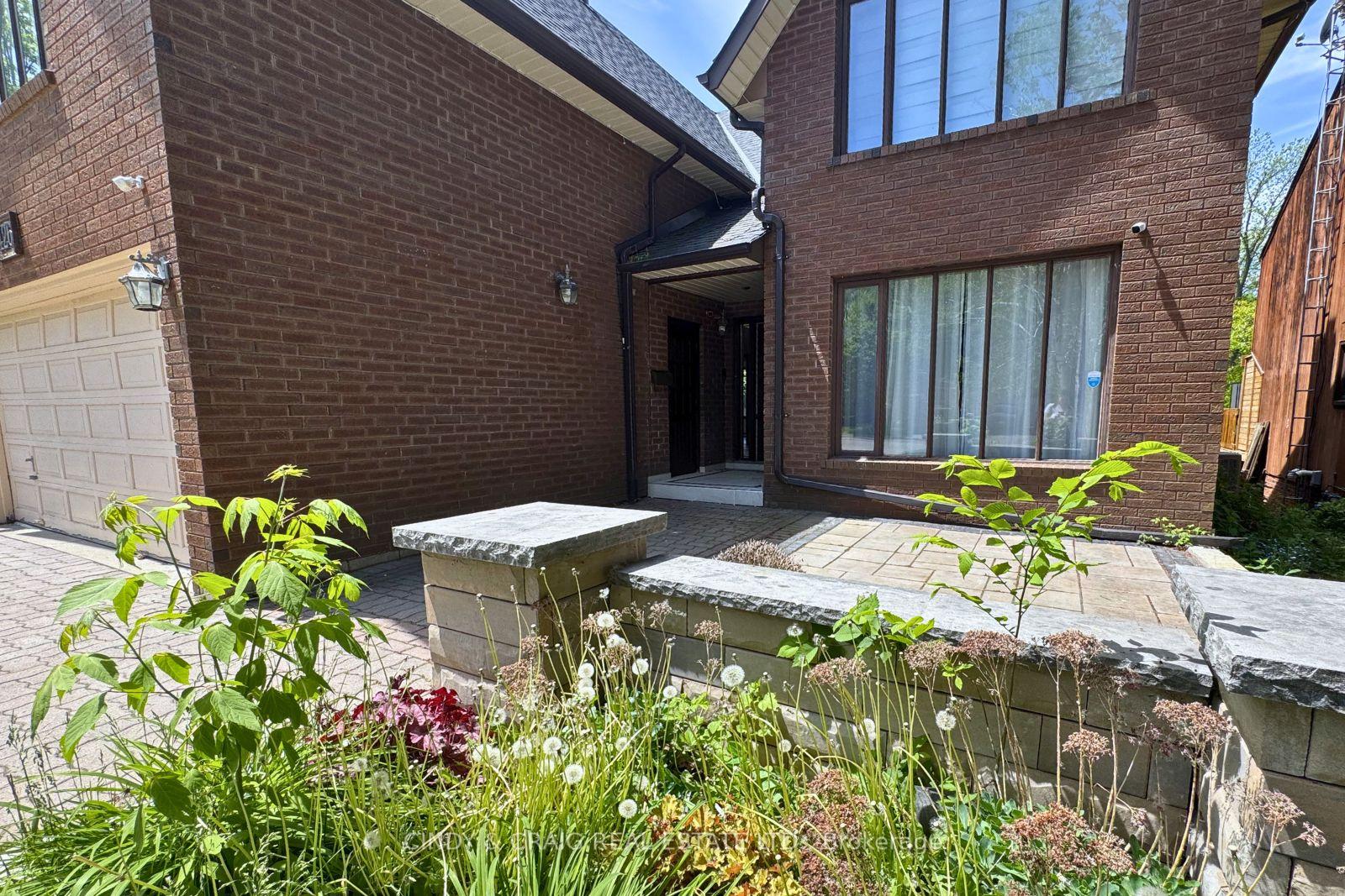 Photo 2 of 1426 Highbush Trail, Pickering, Woodlands — HOMEH