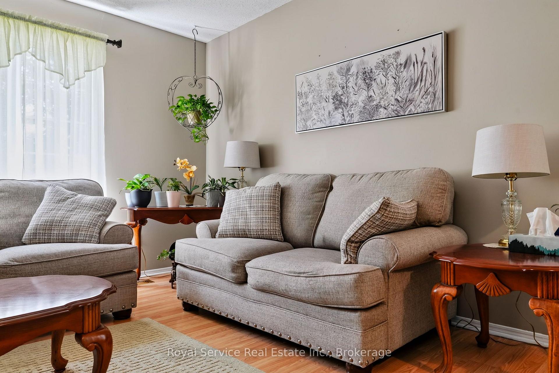 Photo 8 of 32 Hewson Drive, Port Hope — HOMEH