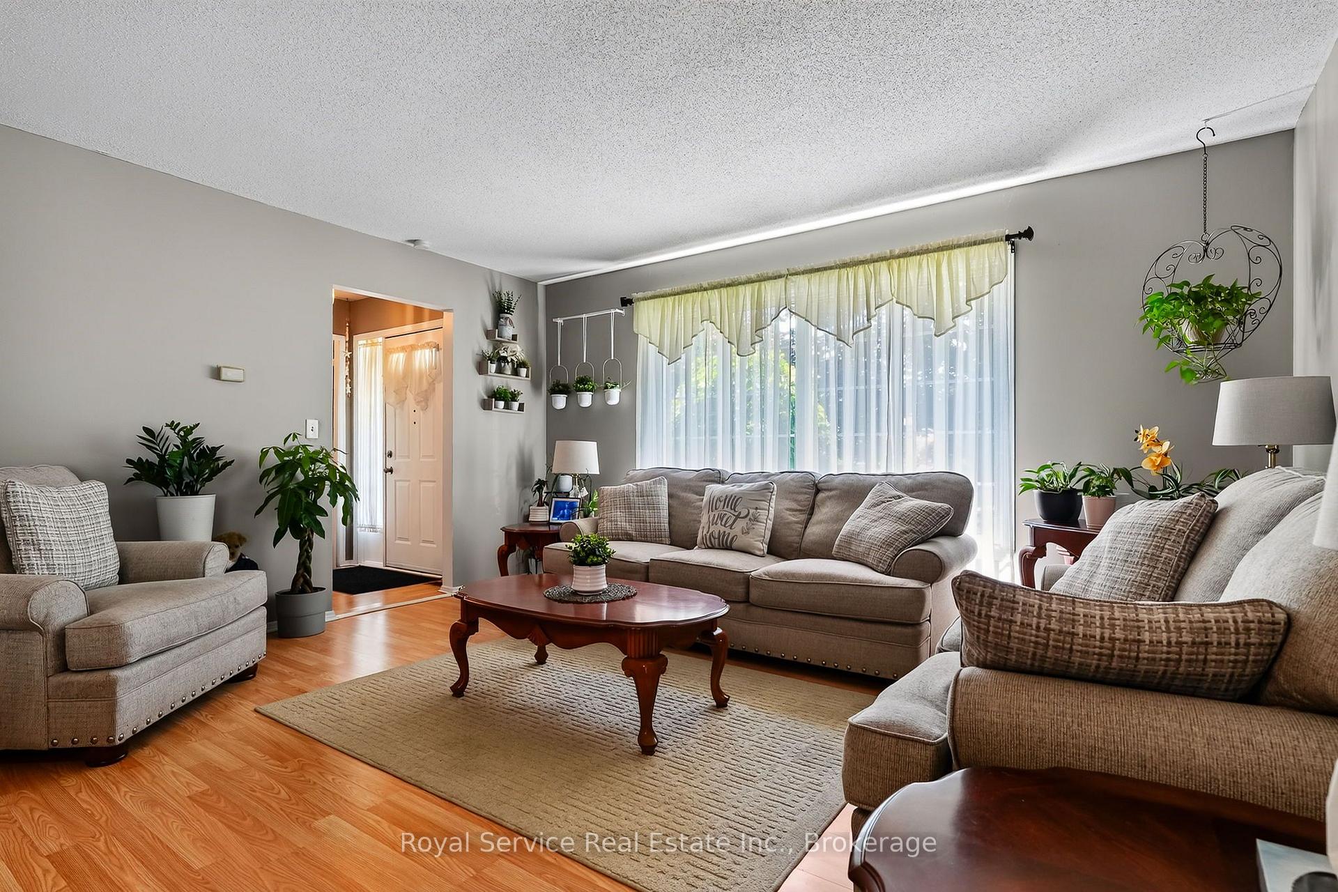 Photo 10 of 32 Hewson Drive, Port Hope — HOMEH