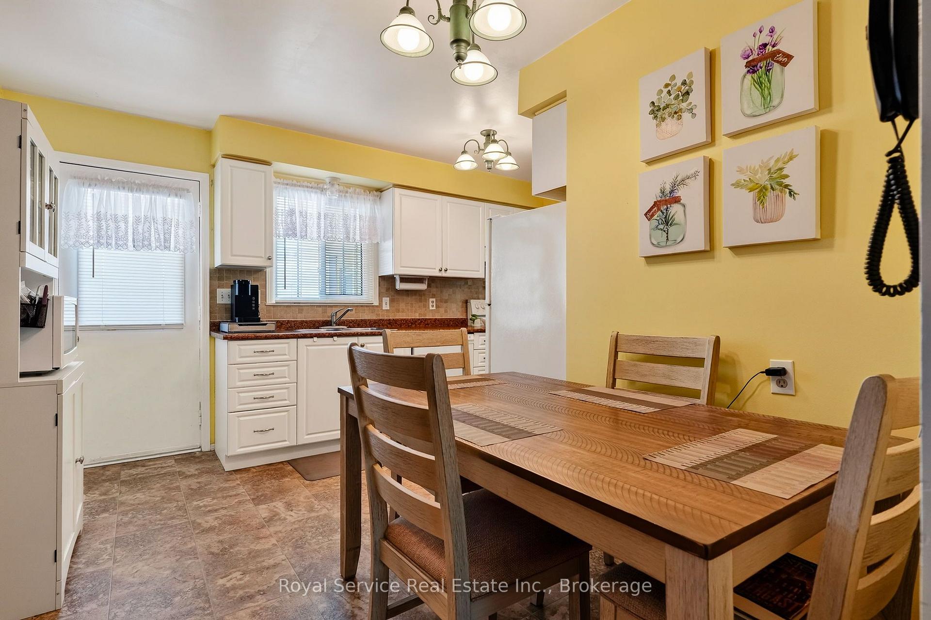 Photo 17 of 32 Hewson Drive, Port Hope — HOMEH