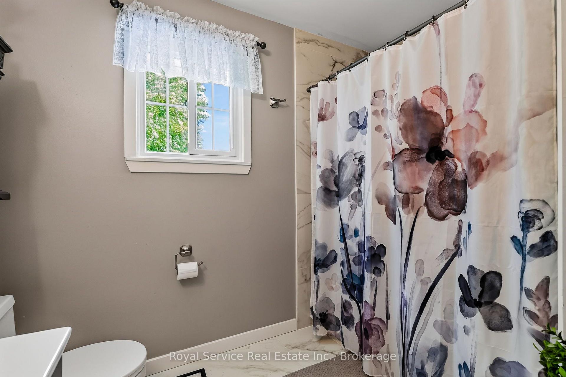 Photo 22 of 32 Hewson Drive, Port Hope — HOMEH