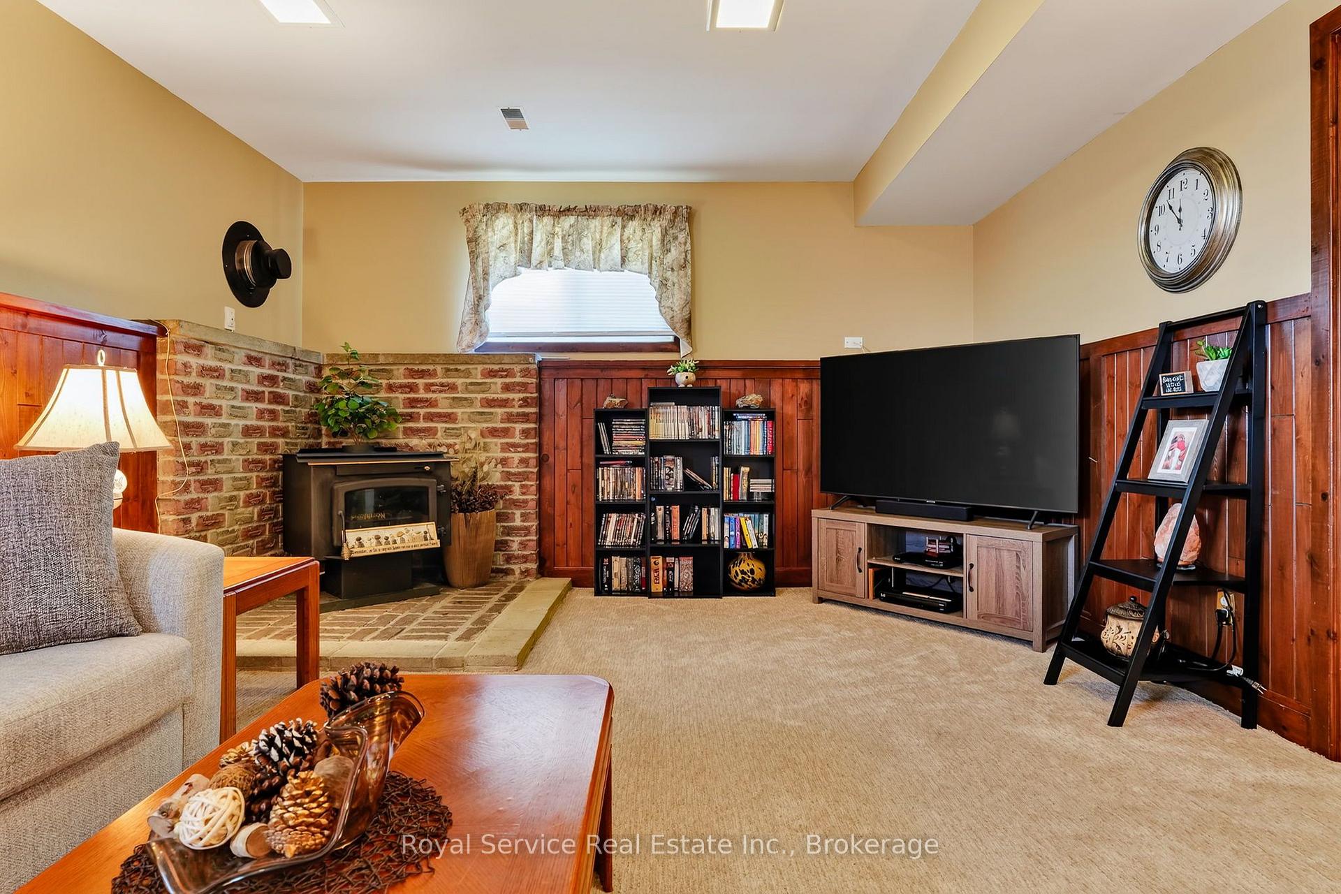 Photo 33 of 32 Hewson Drive, Port Hope — HOMEH
