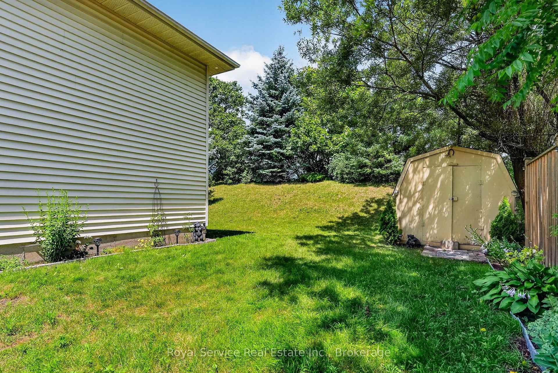 Photo 43 of 32 Hewson Drive, Port Hope — HOMEH
