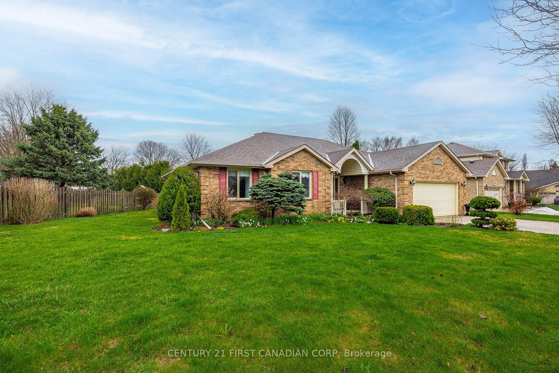 Photo 2 of 7069 Diane Crescent, London, South V — HOMEH
