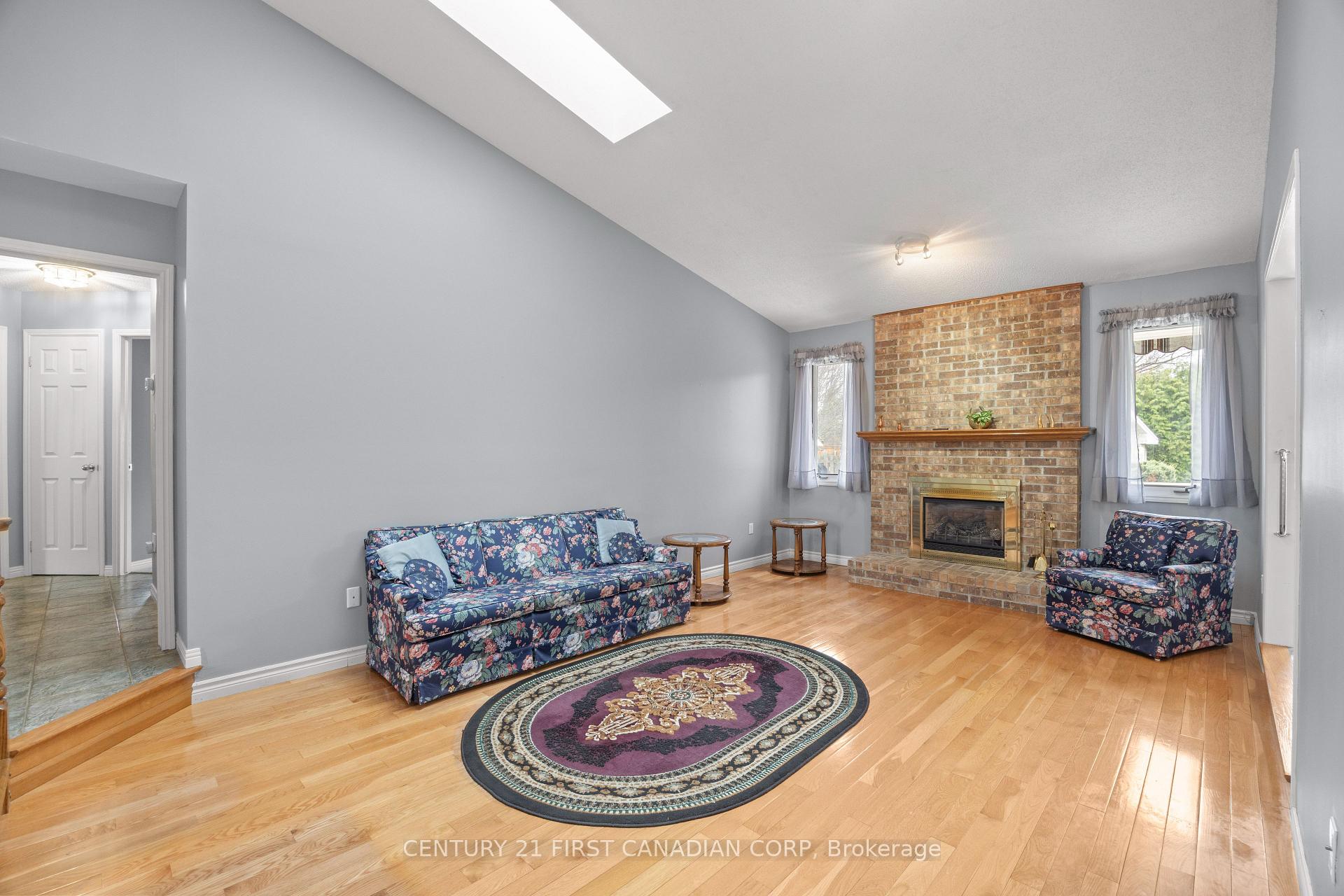 Photo 9 of 7069 Diane Crescent, London, South V — HOMEH