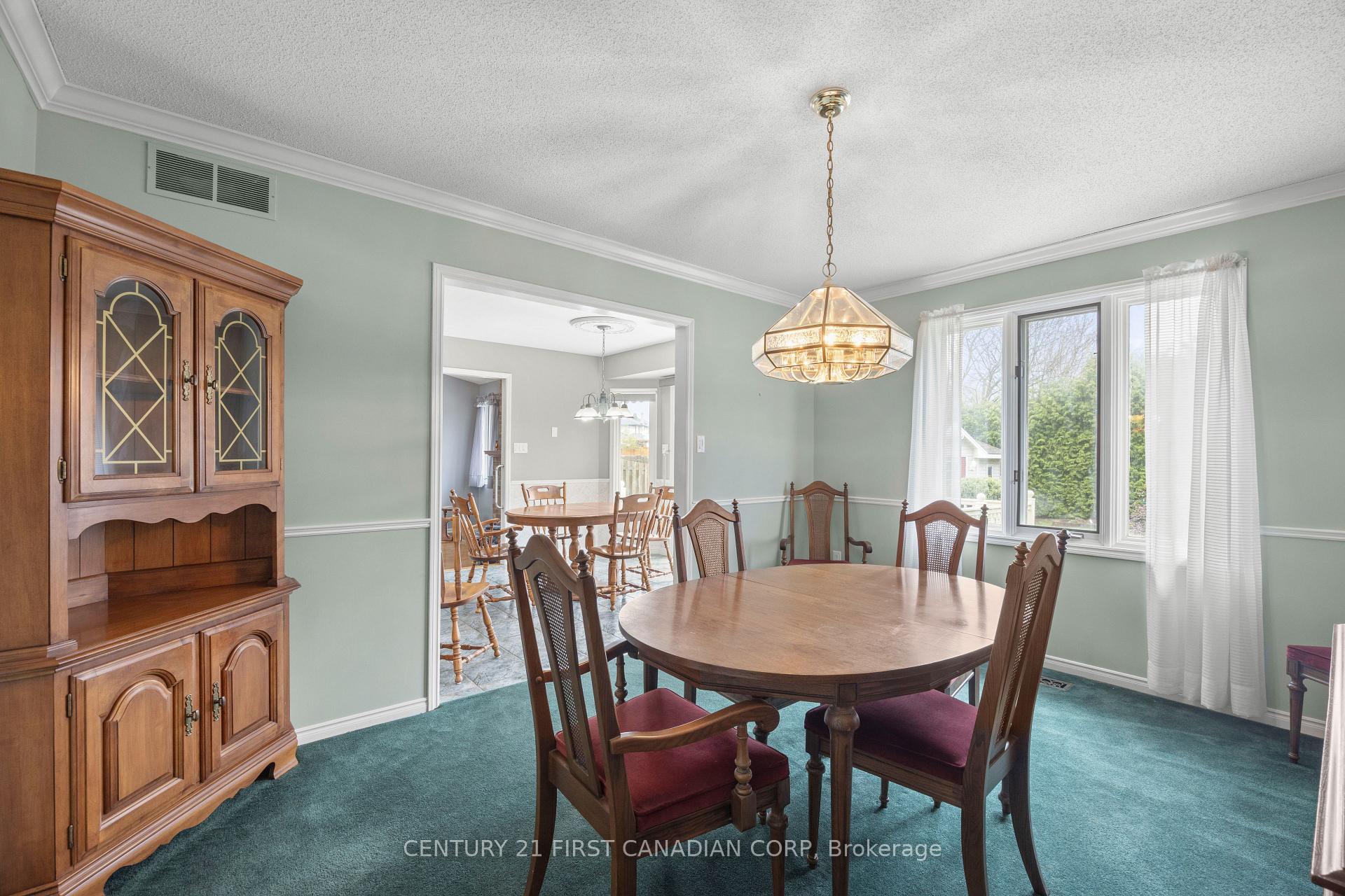 Photo 12 of 7069 Diane Crescent, London, South V — HOMEH