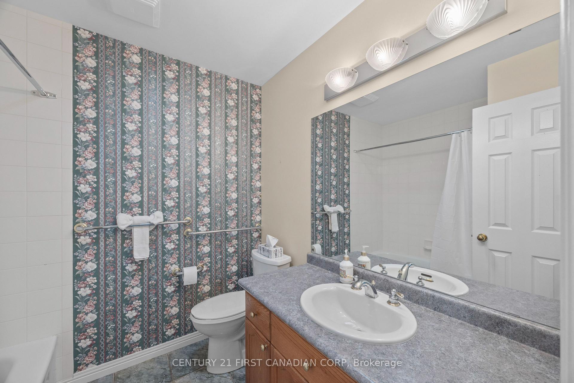 Photo 17 of 7069 Diane Crescent, London, South V — HOMEH
