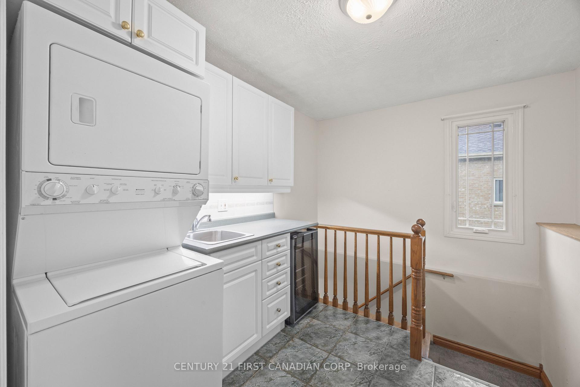 Photo 18 of 7069 Diane Crescent, London, South V — HOMEH