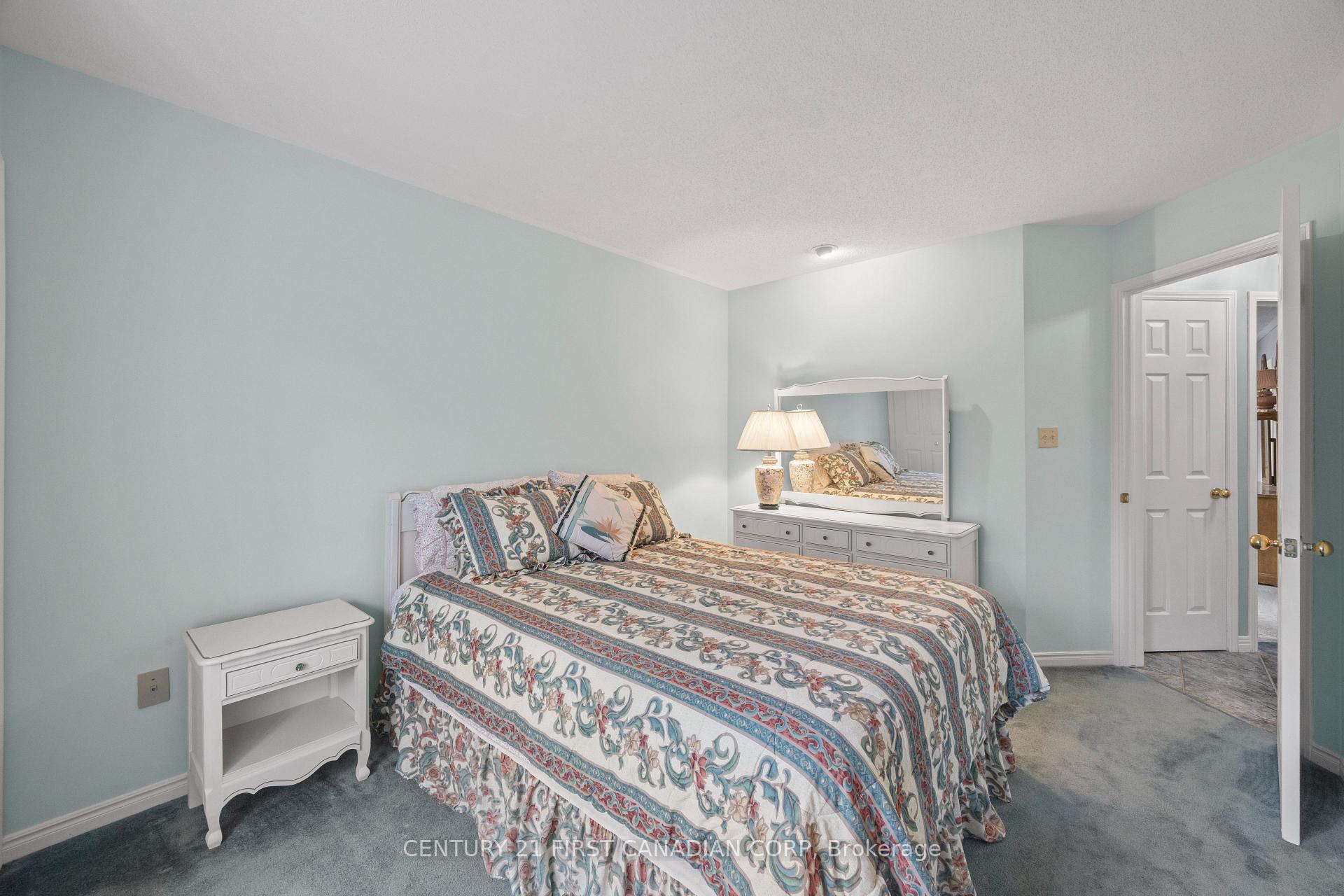 Photo 19 of 7069 Diane Crescent, London, South V — HOMEH