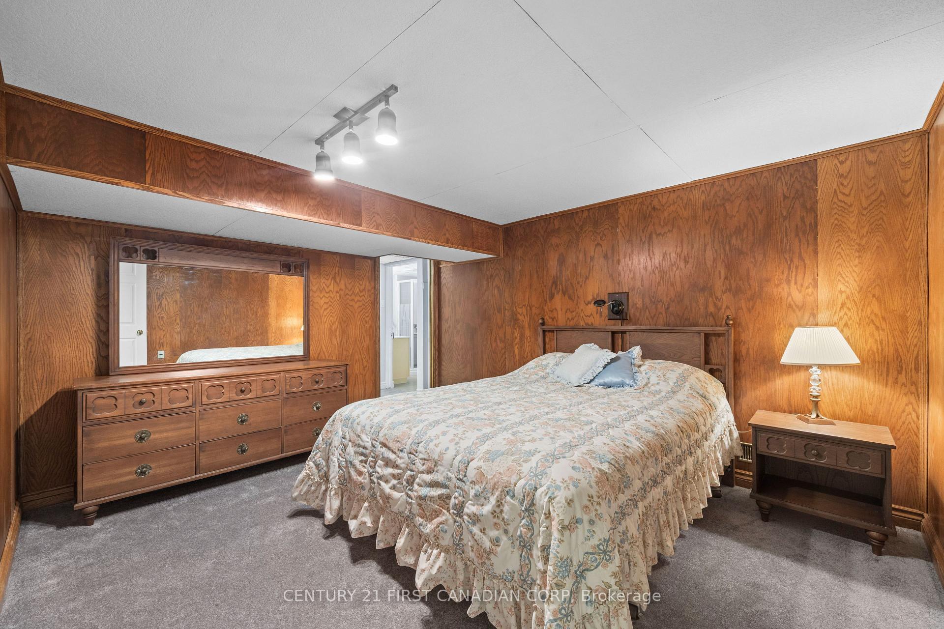 Photo 33 of 7069 Diane Crescent, London, South V — HOMEH